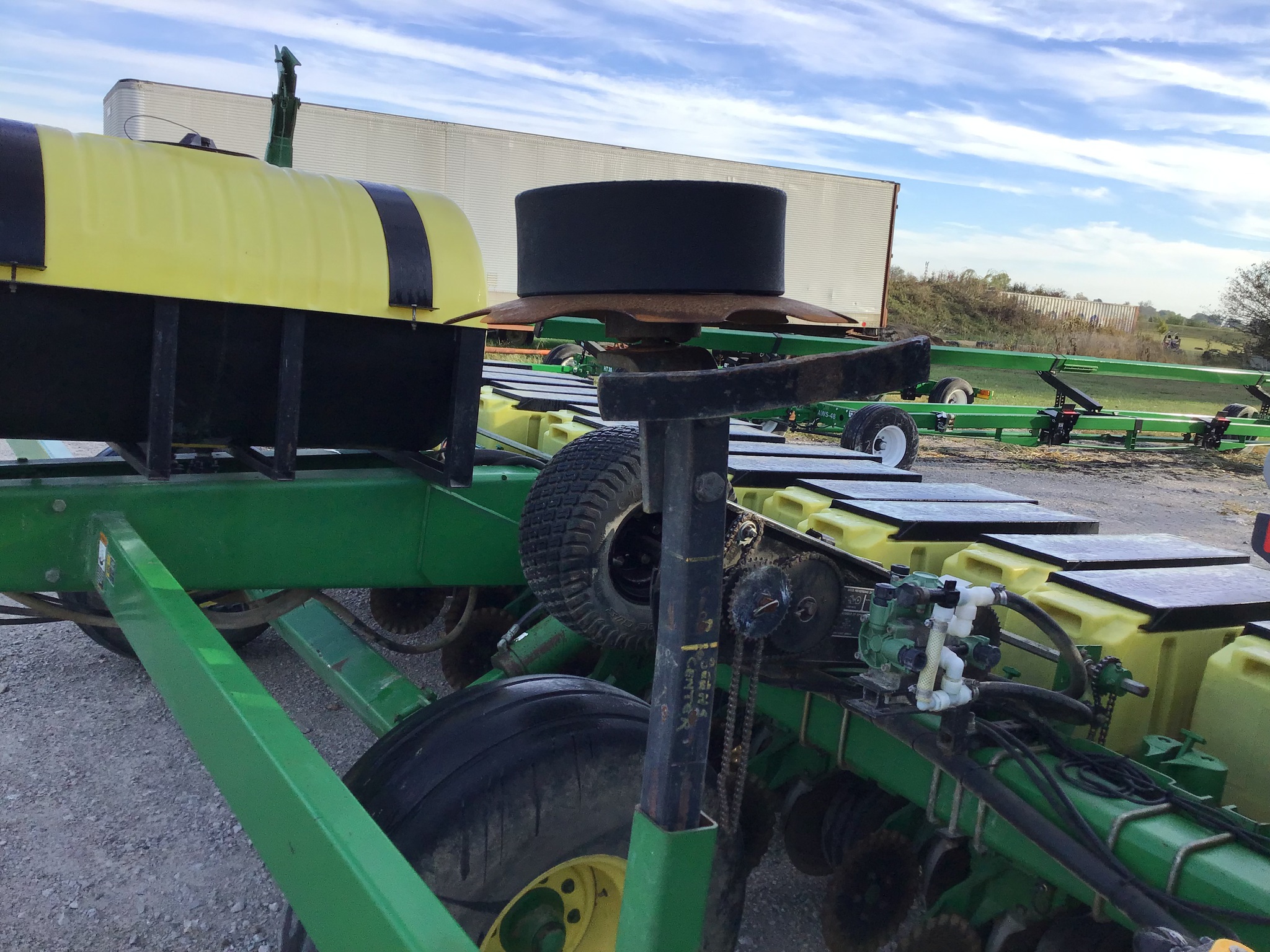 1997 John Deere 1780 Image 19