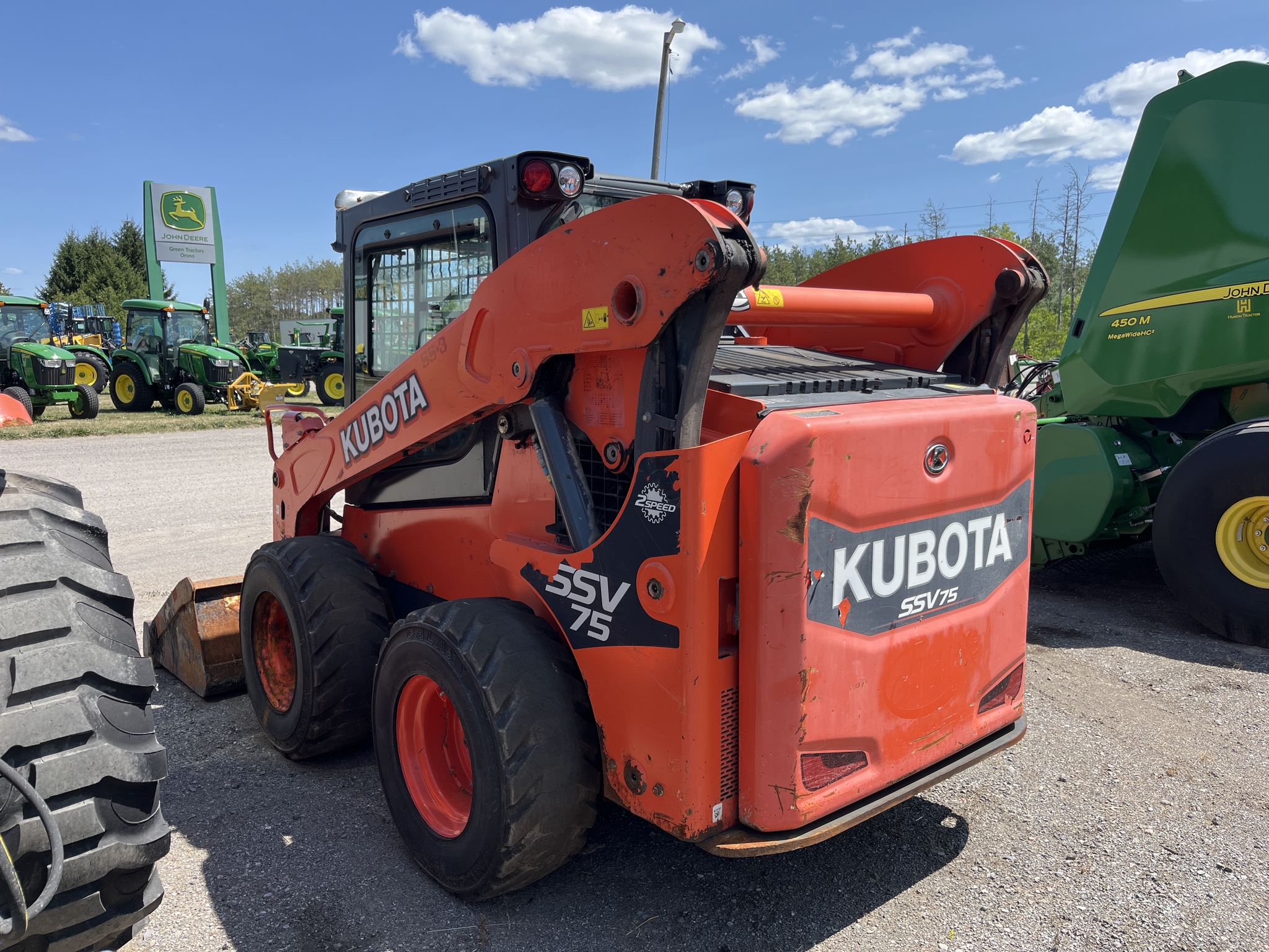 2018 Kubota SSV75 Image 4