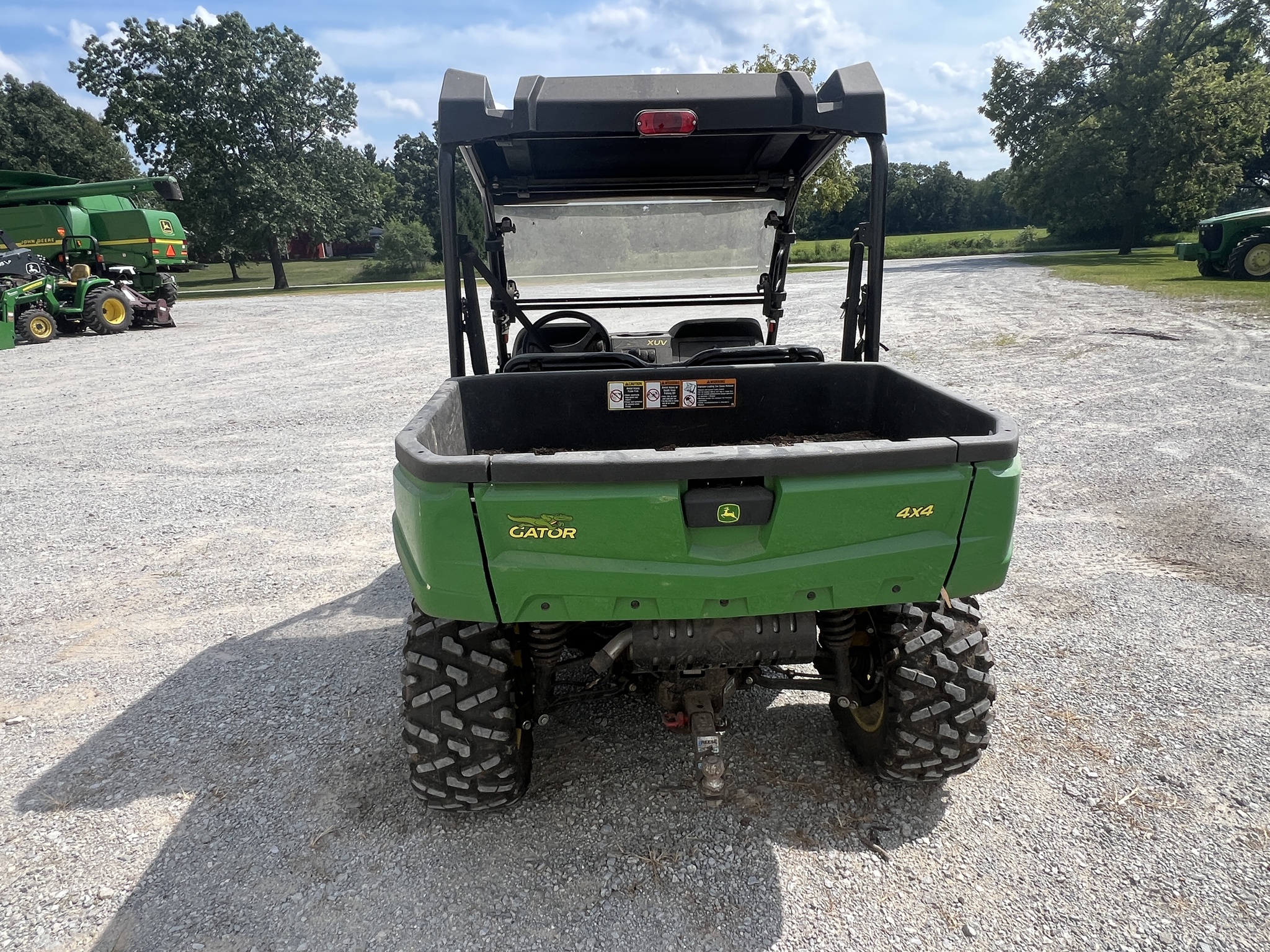 2023 John Deere XUV 590M Image 4