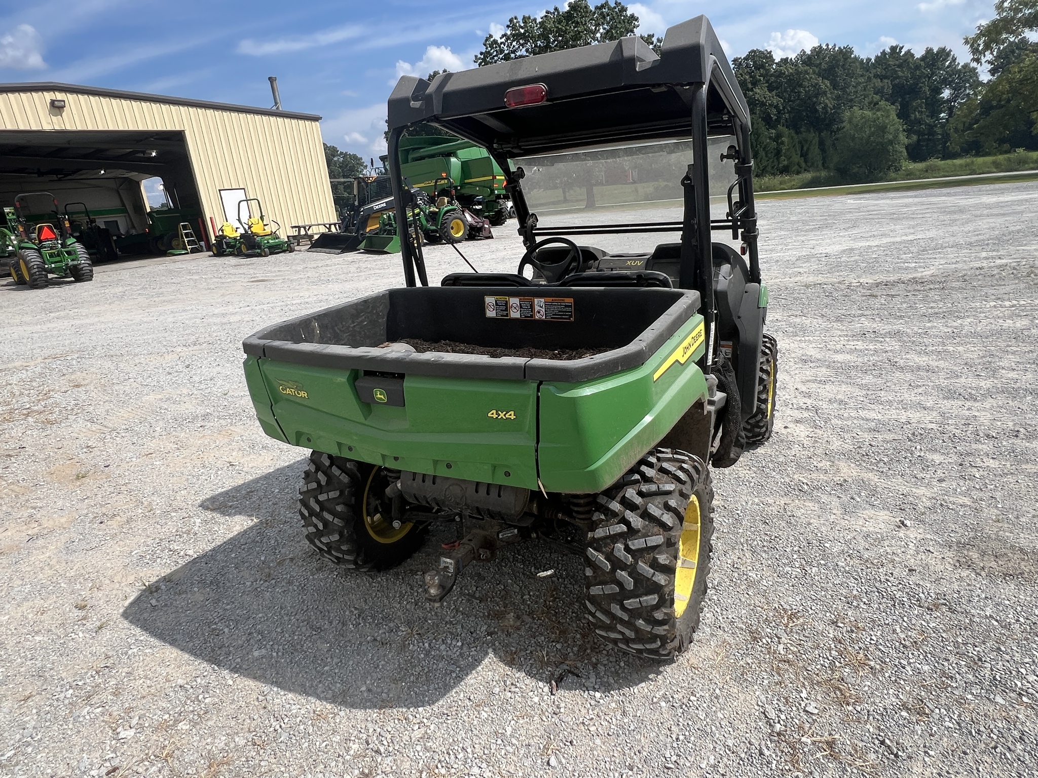2023 John Deere XUV 590M Image 3