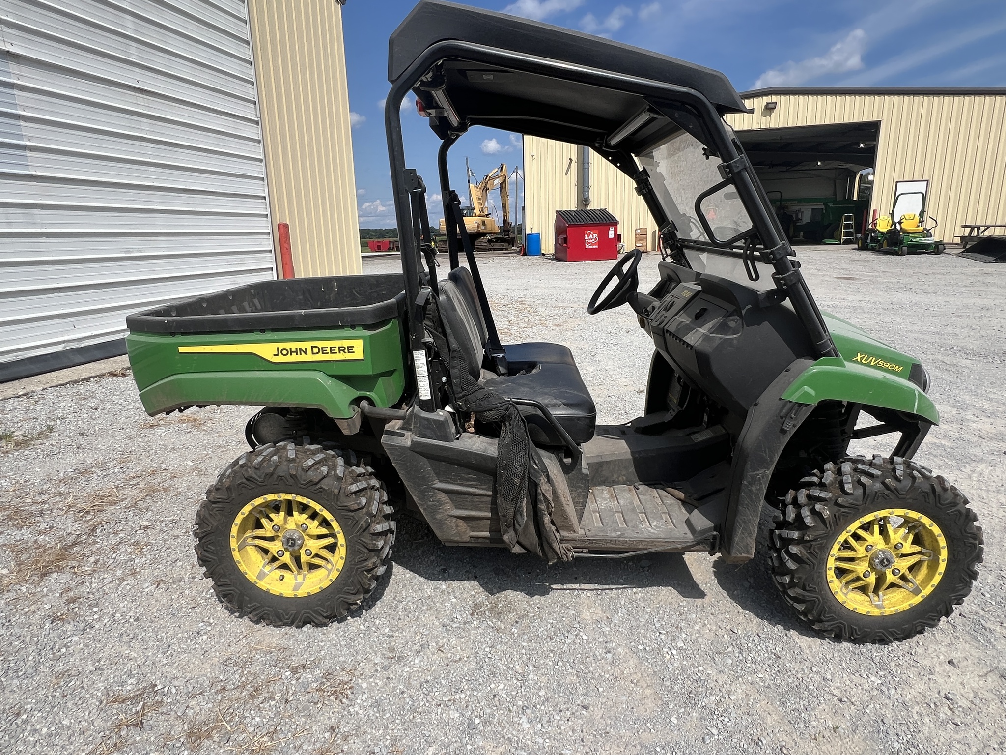 2023 John Deere XUV 590M Image 2