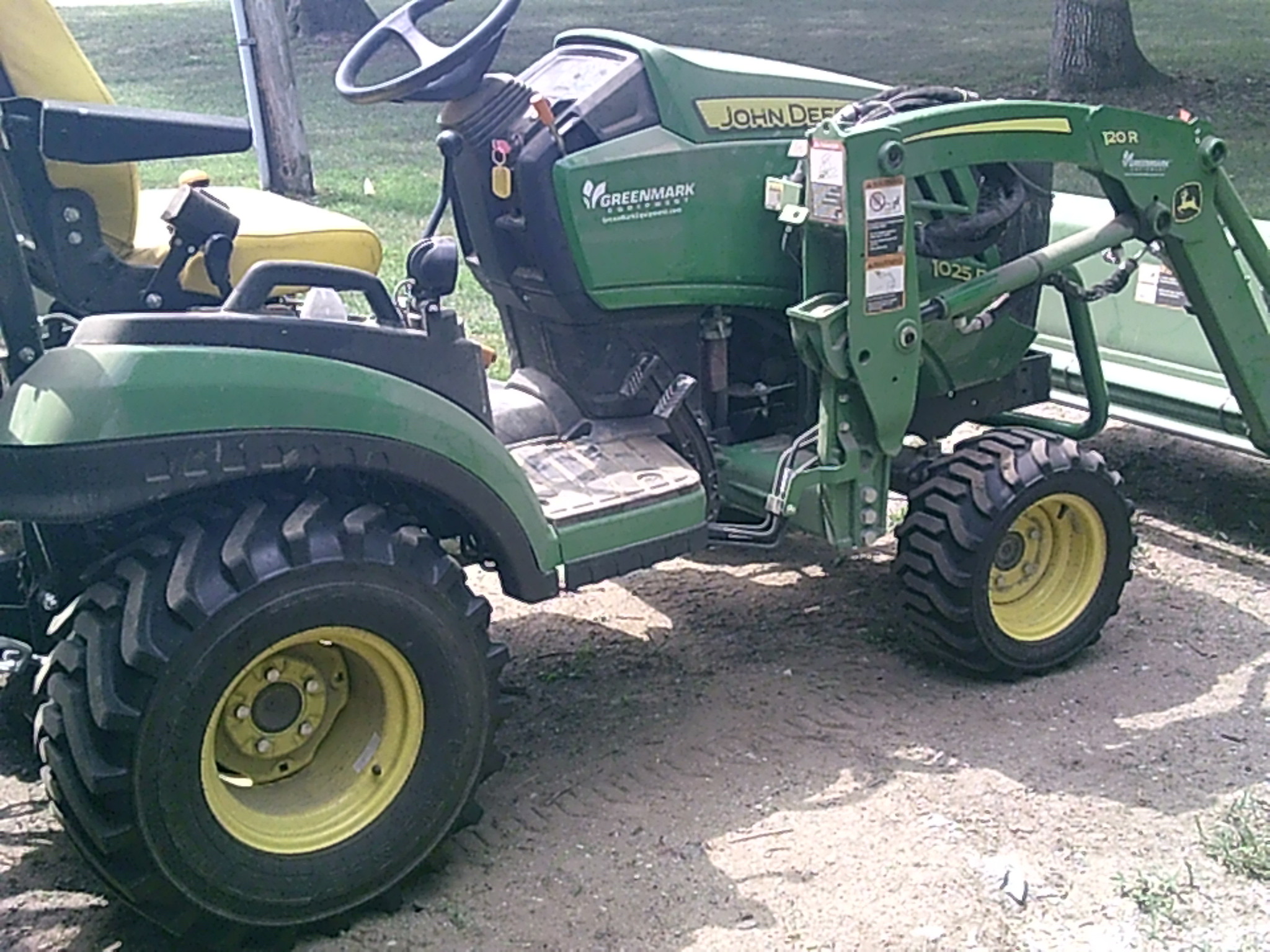 2022 John Deere 1025R Image 3