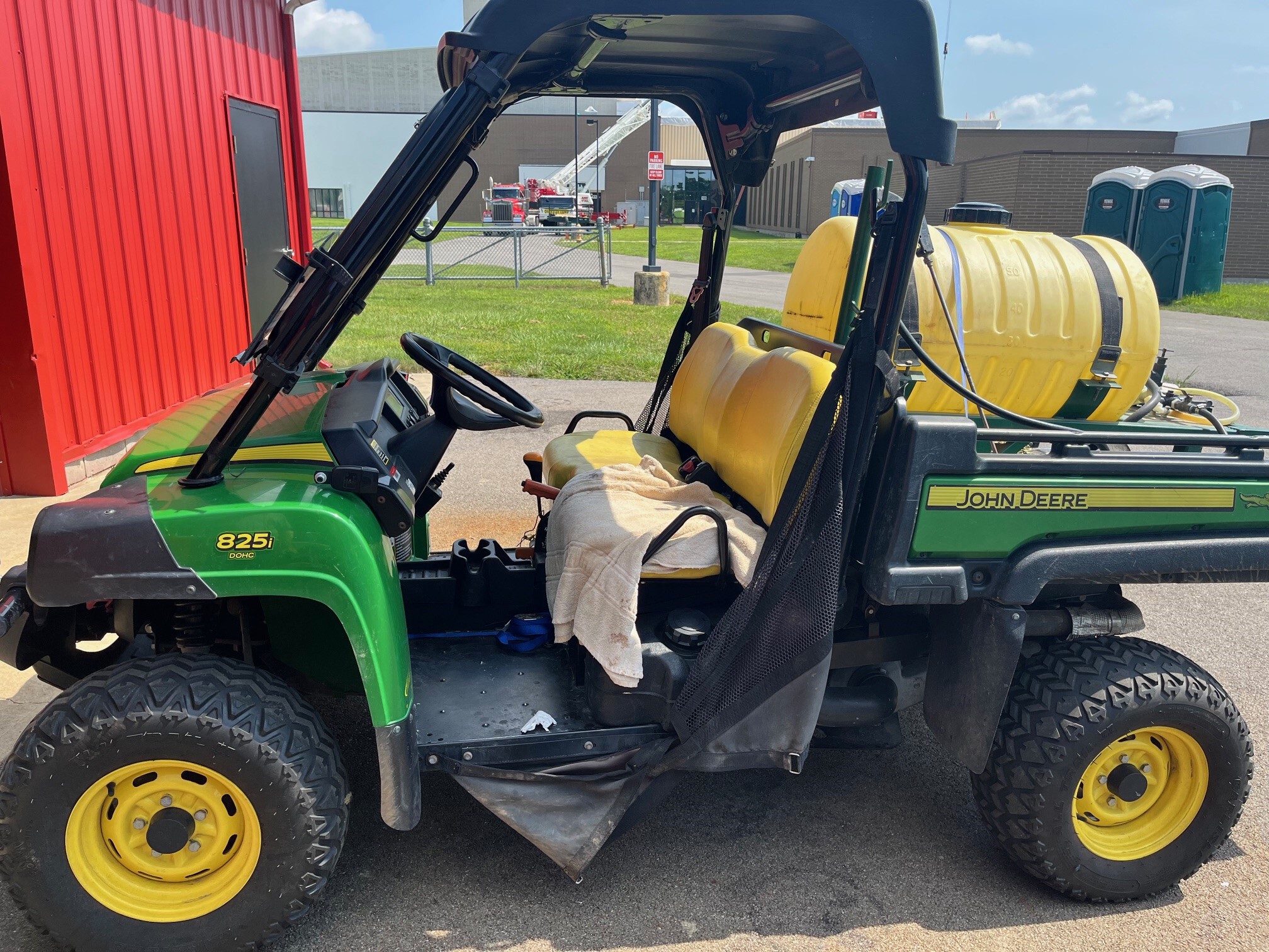 2014 John Deere XUV 825i Image 1
