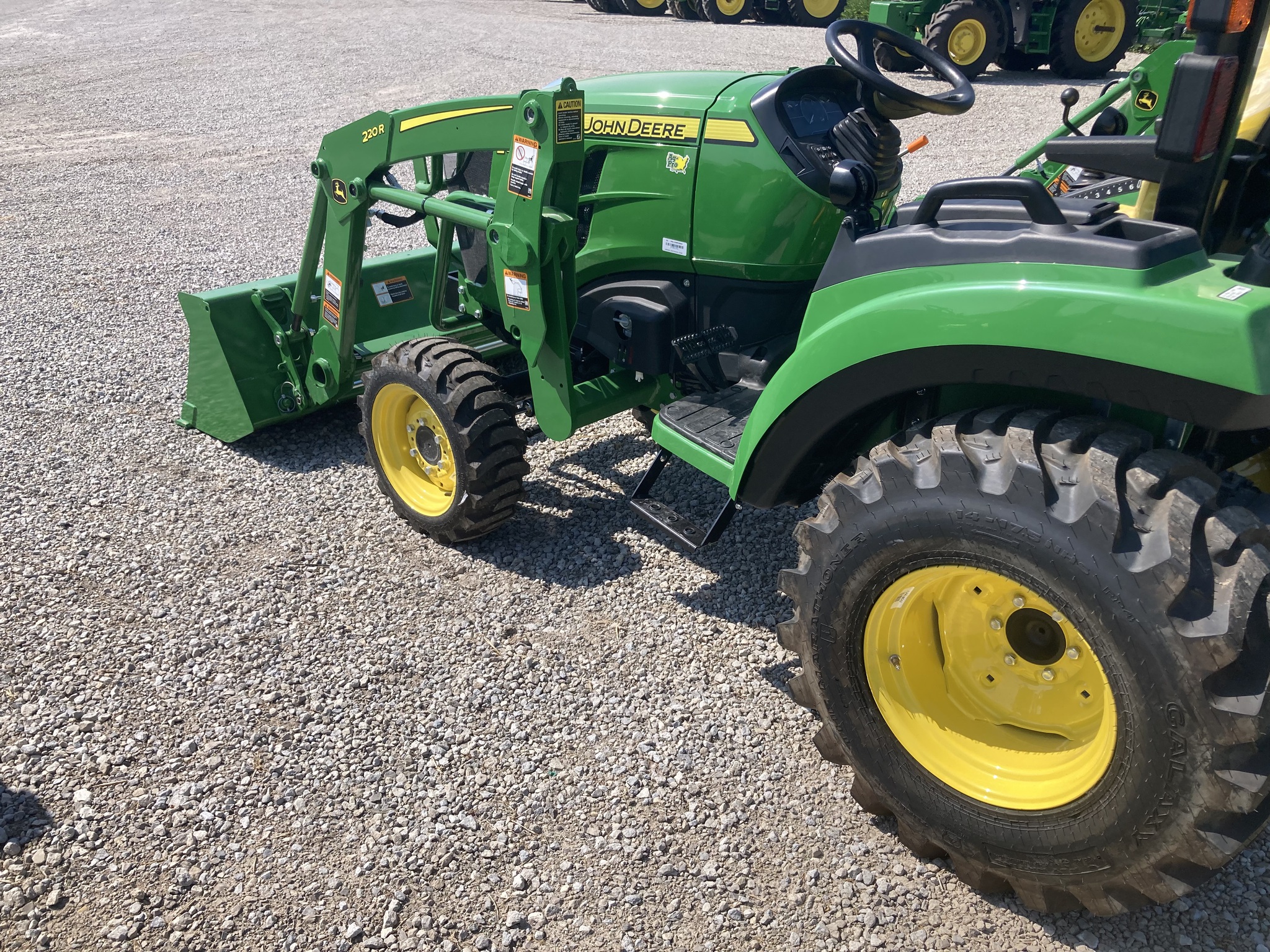 2025 John Deere 2038R Image 3