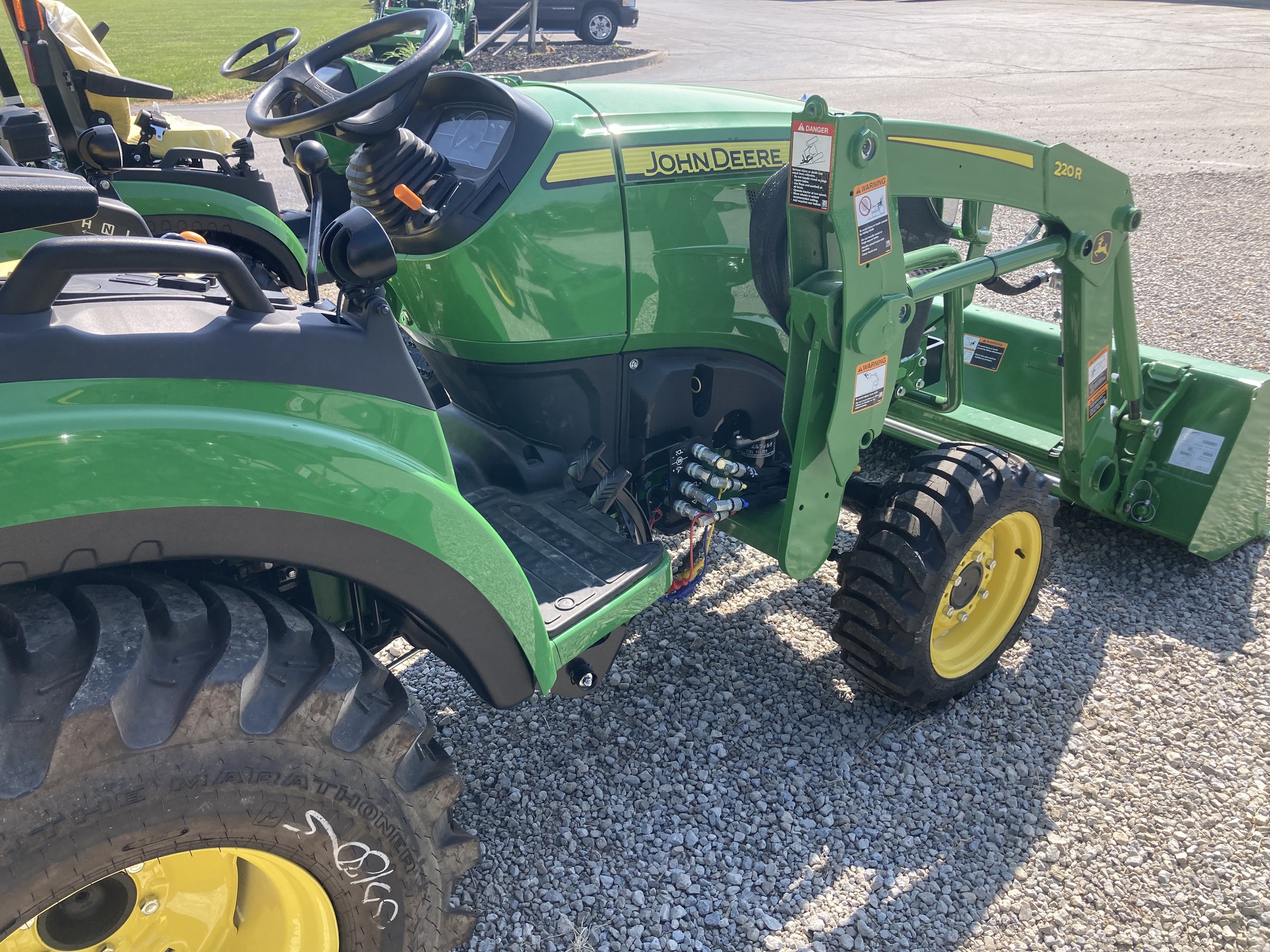 2025 John Deere 2038R Image 5