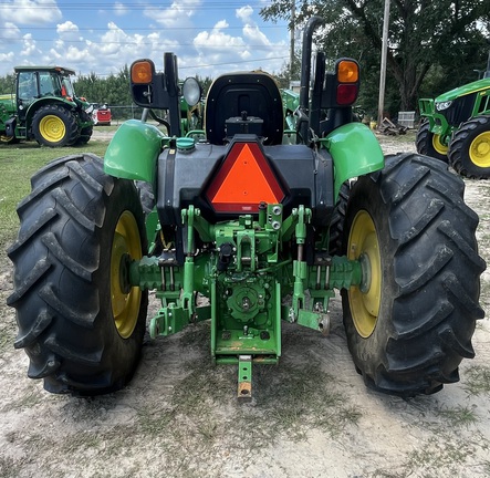 2022 John Deere 5075E Photo 6