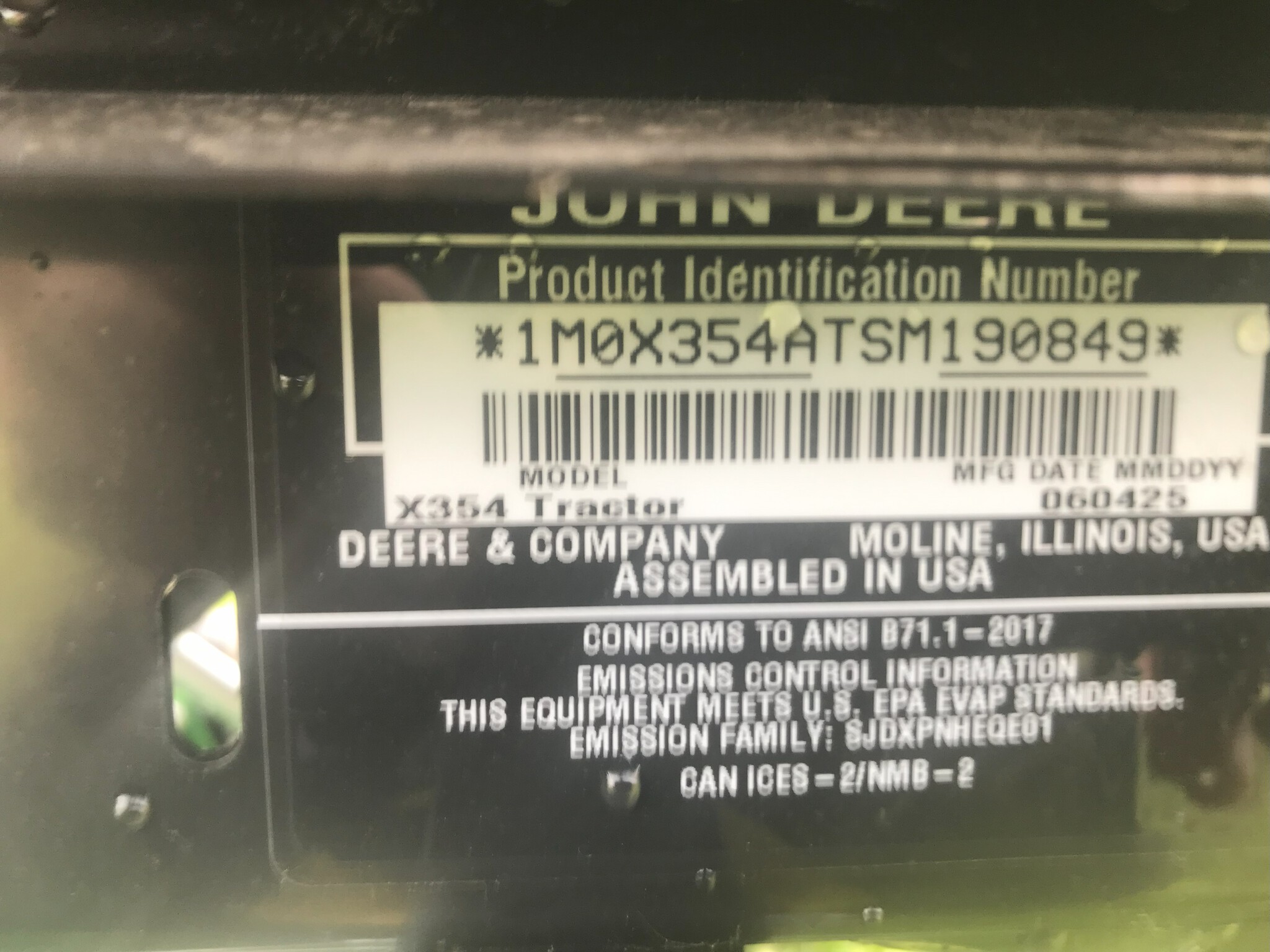 2025 John Deere X354 Image 12