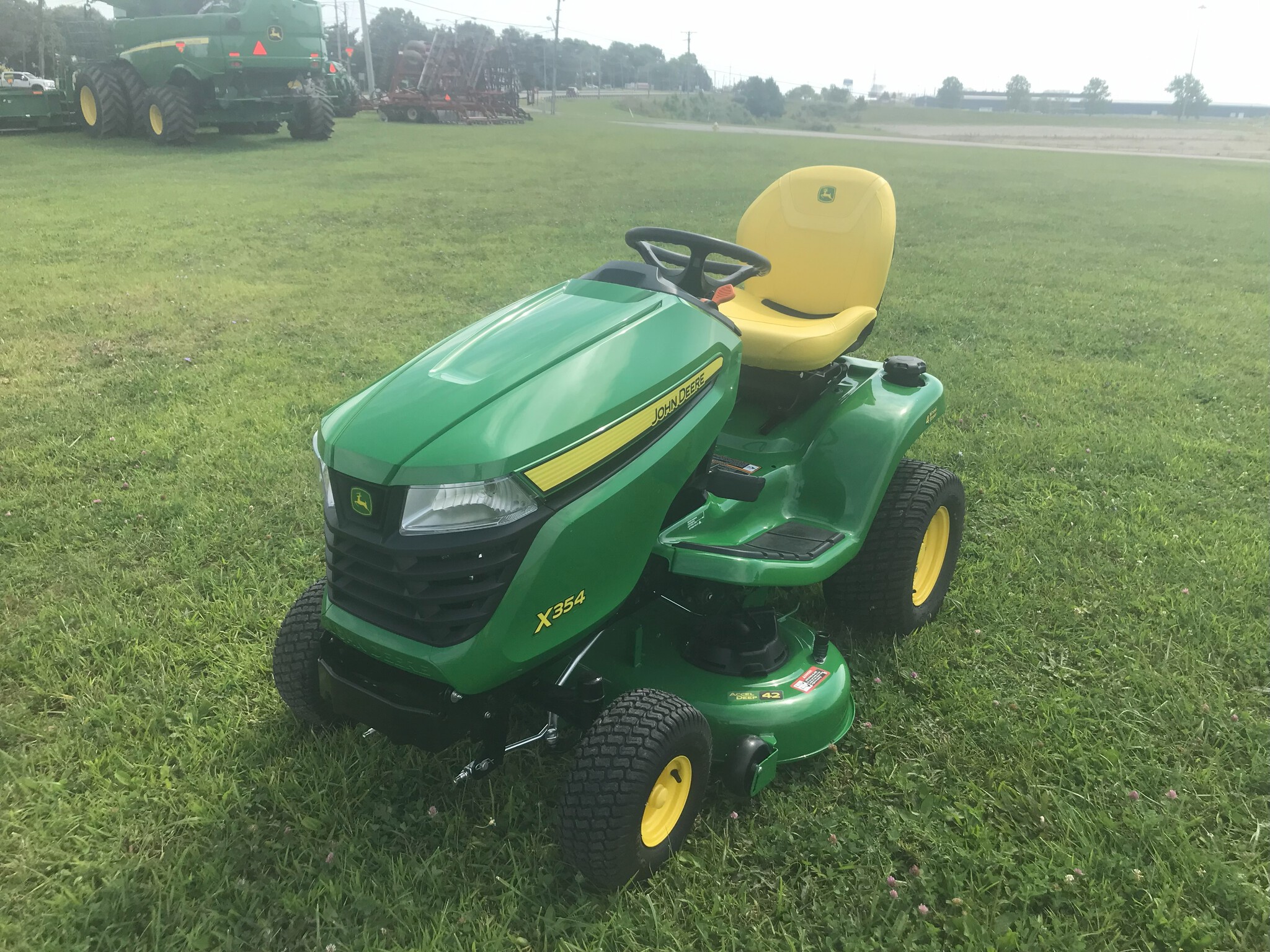 2025 John Deere X354 Image 1