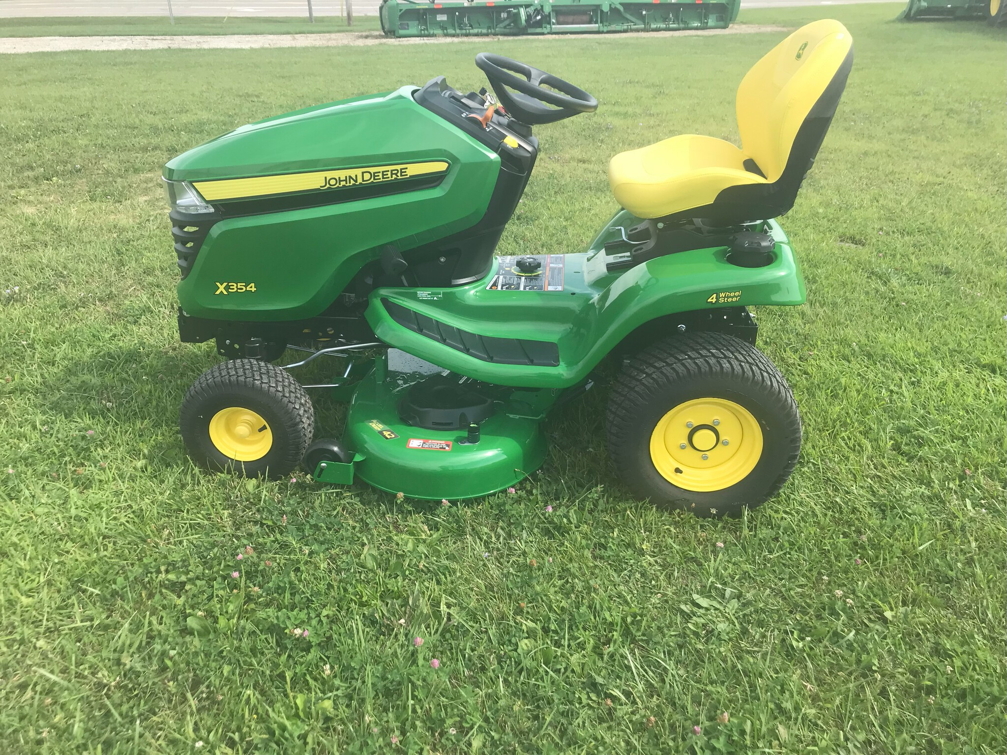2025 John Deere X354 Image 8
