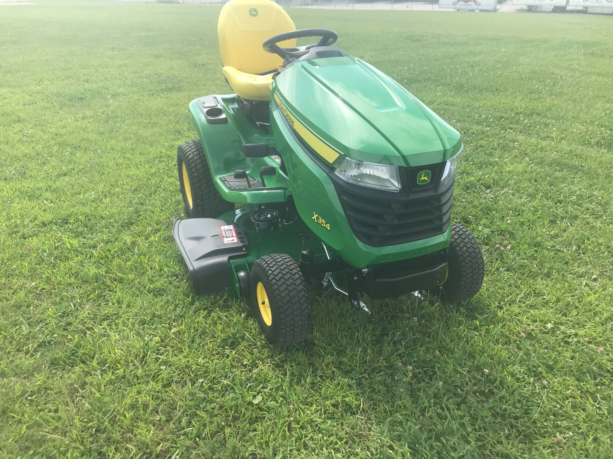 2025 John Deere X354 Image 3