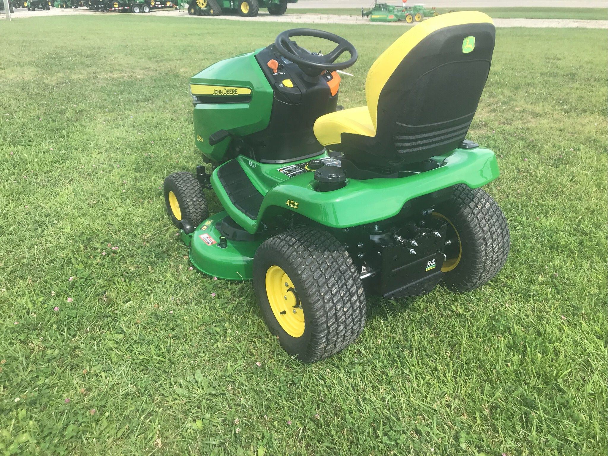 2025 John Deere X354 Image 7