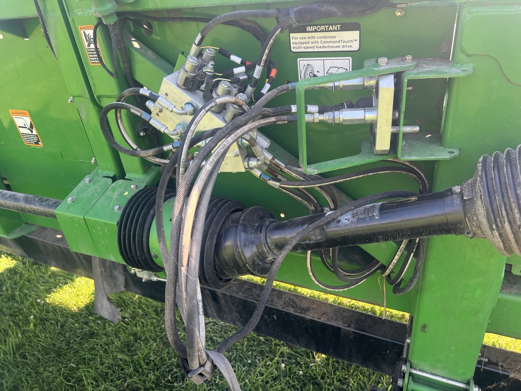 2018 John Deere 712FC Image 15