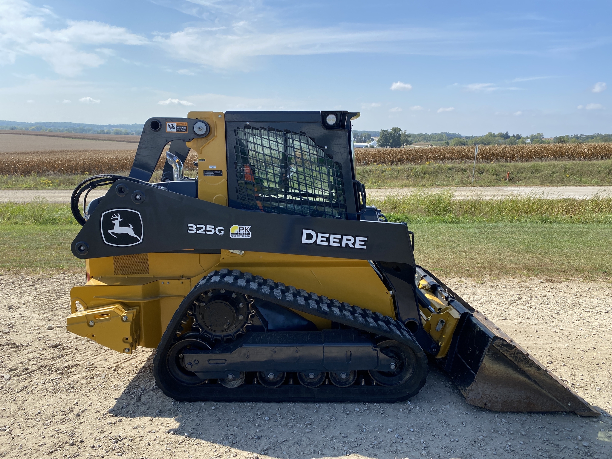 2024 John Deere 325G Image 3