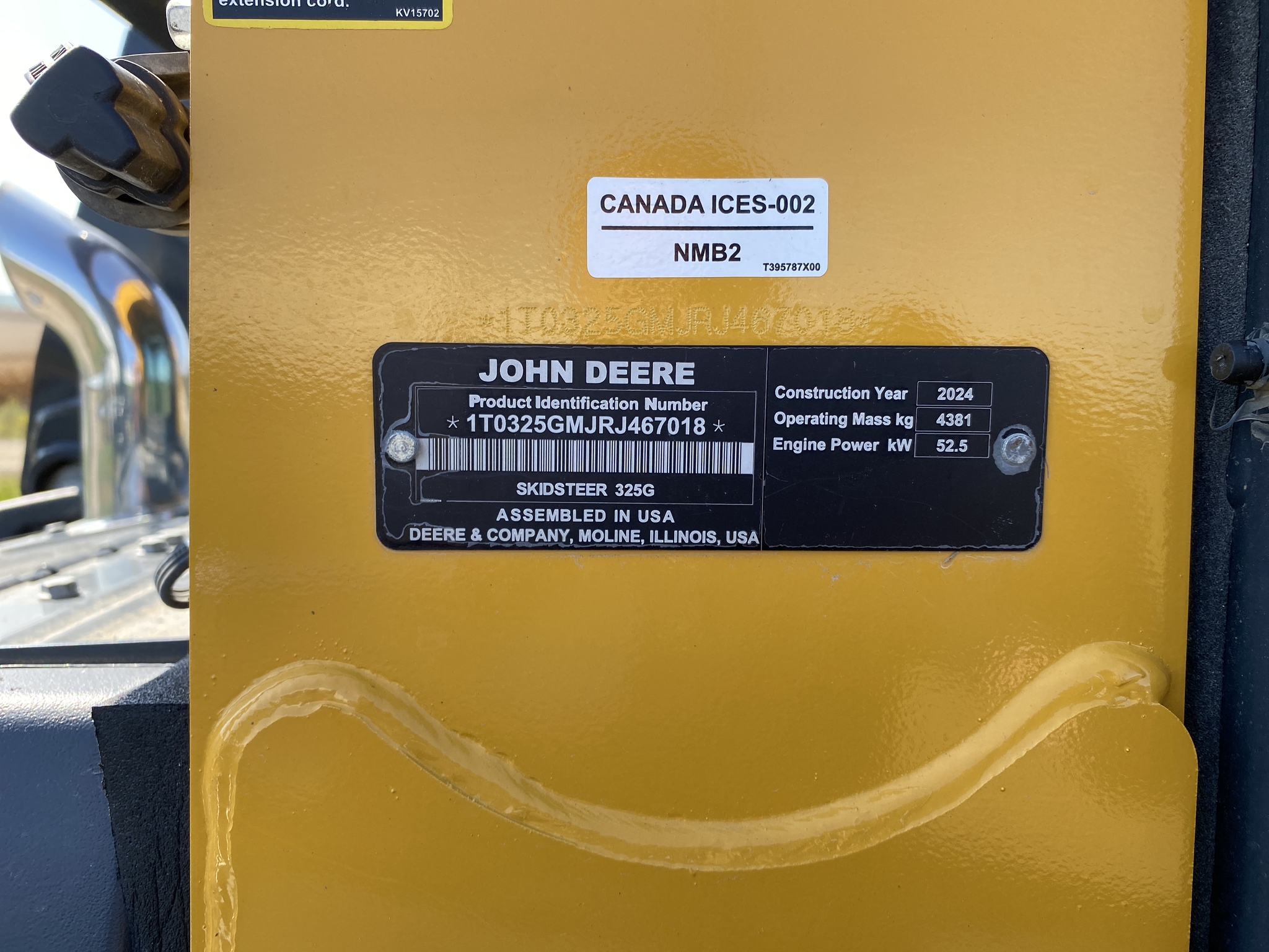 2024 John Deere 325G Image 8