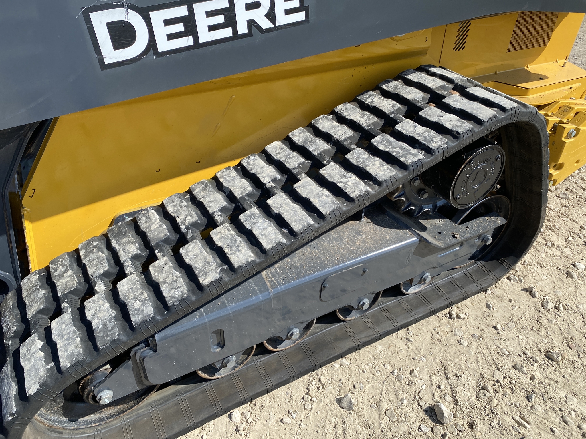 2024 John Deere 325G Image 9