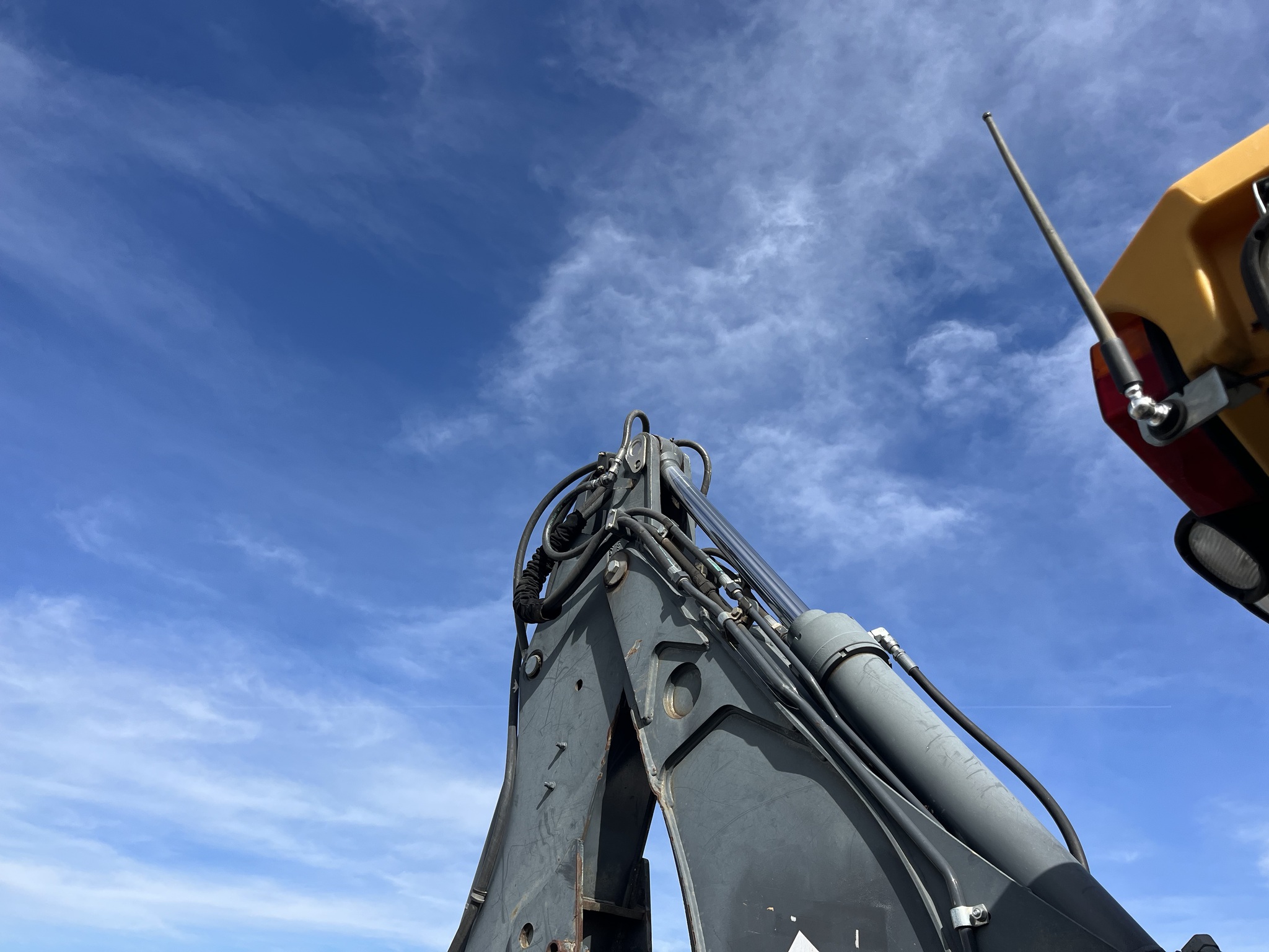 2015 John Deere 410K Image 6