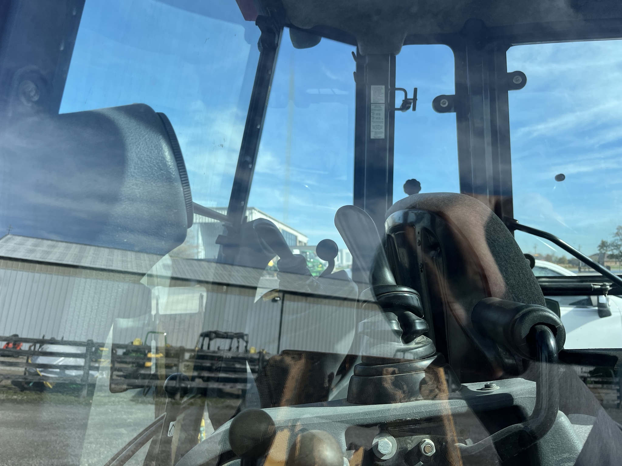 2015 John Deere 410K Image 7