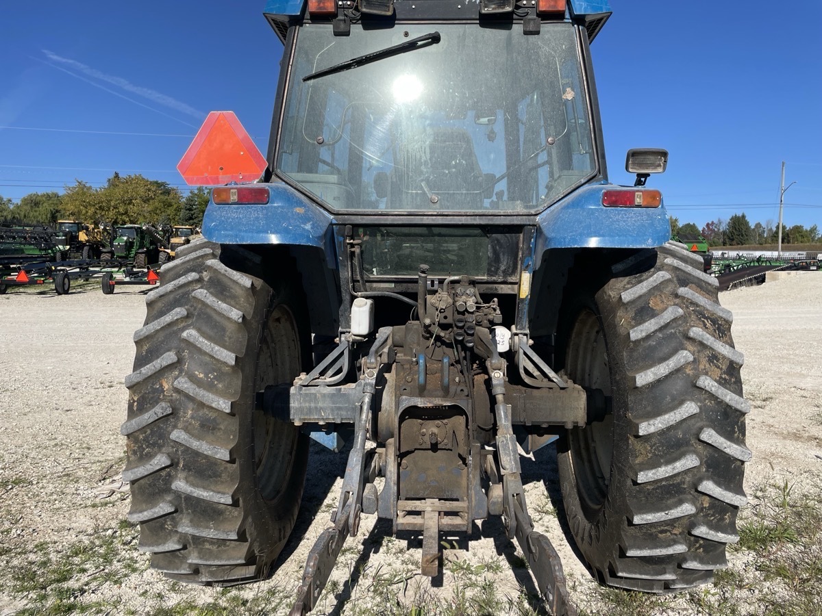 1998 New Holland 8160 Image 2