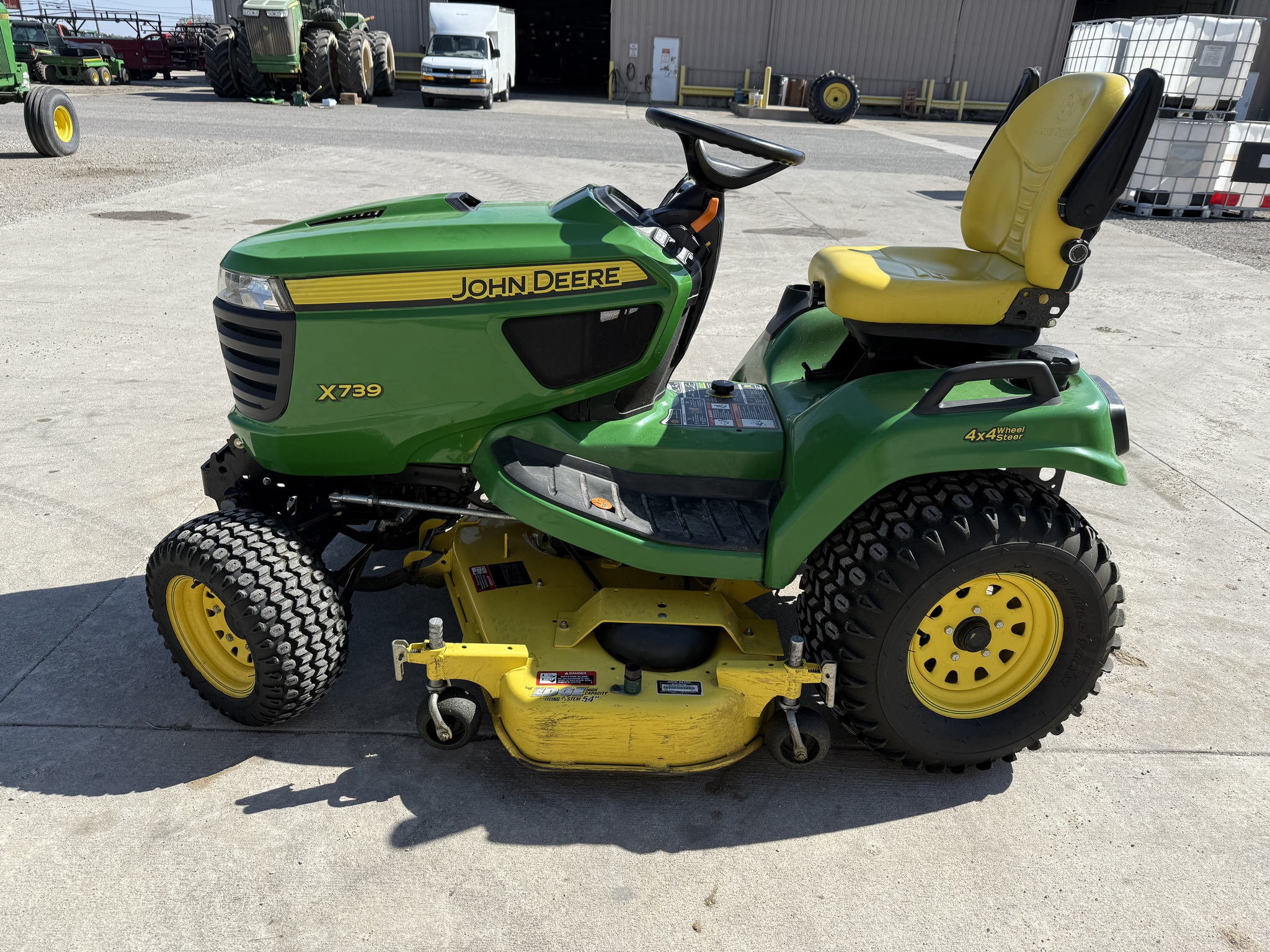 2013 John Deere X739 Image 3