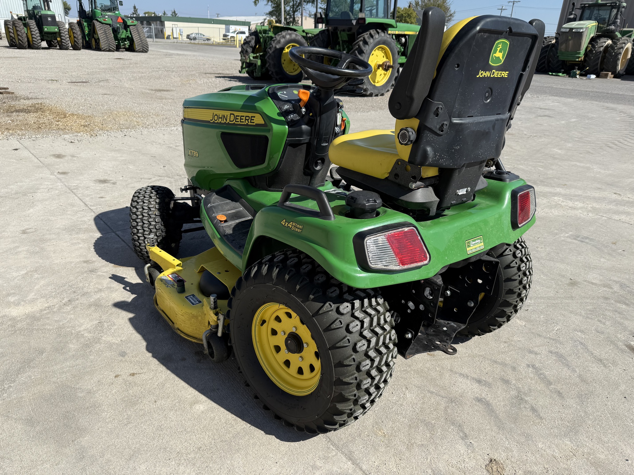 2013 John Deere X739 Image 5