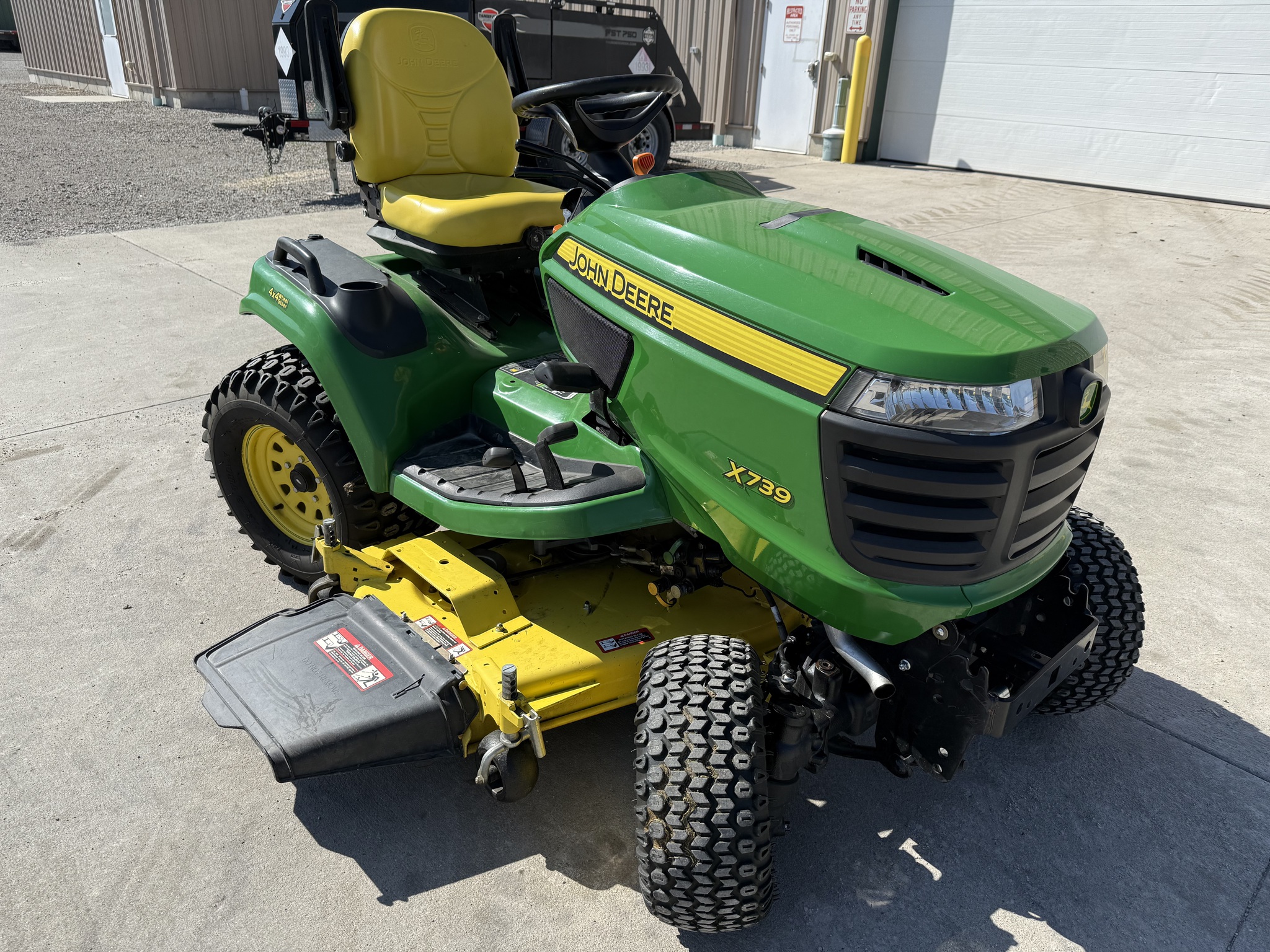 2013 John Deere X739 Image 11