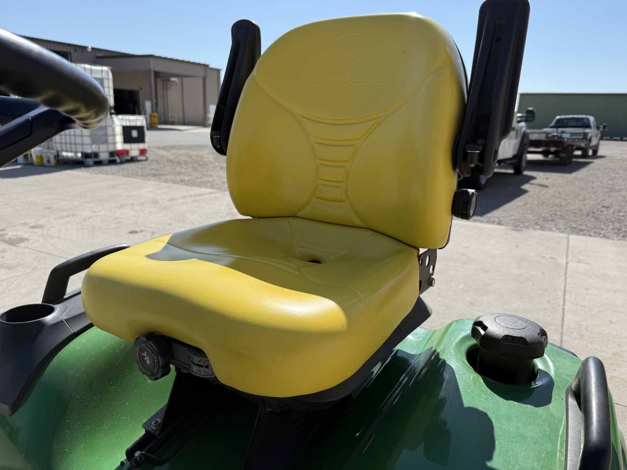 2013 John Deere X739 Image 14