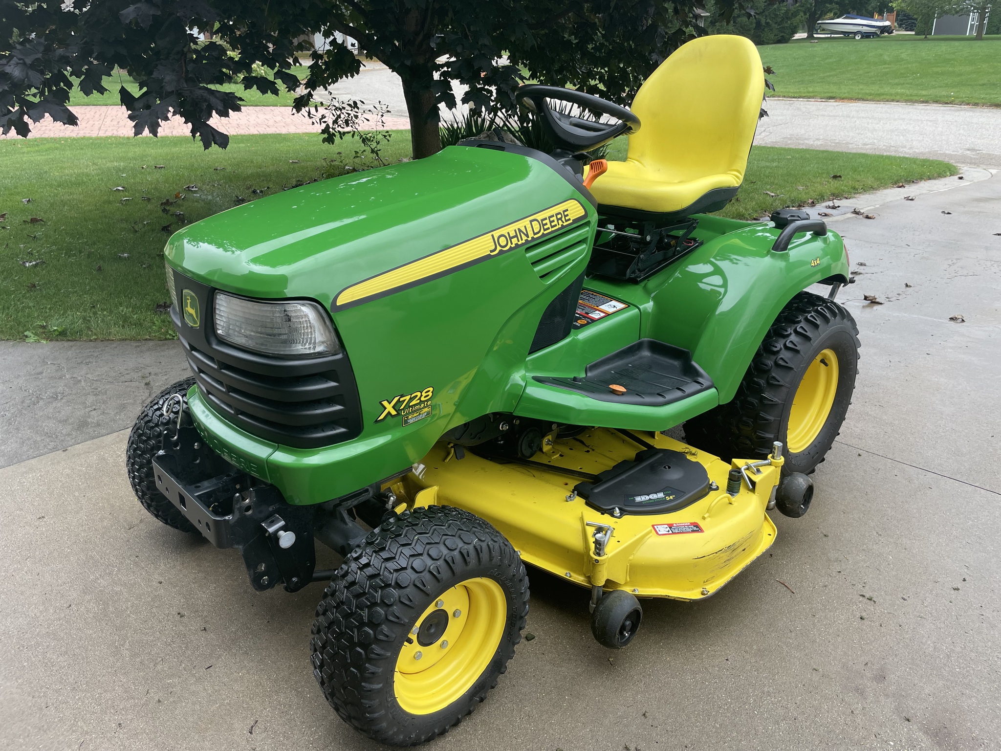 2011 John Deere X728 Image 1