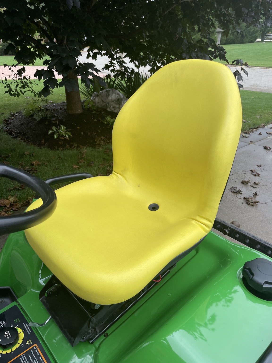 2011 John Deere X728 Image 5