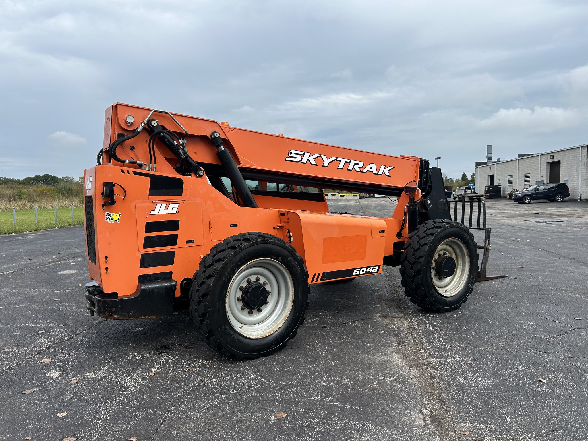 2017 Skytrak 6042 Image 3