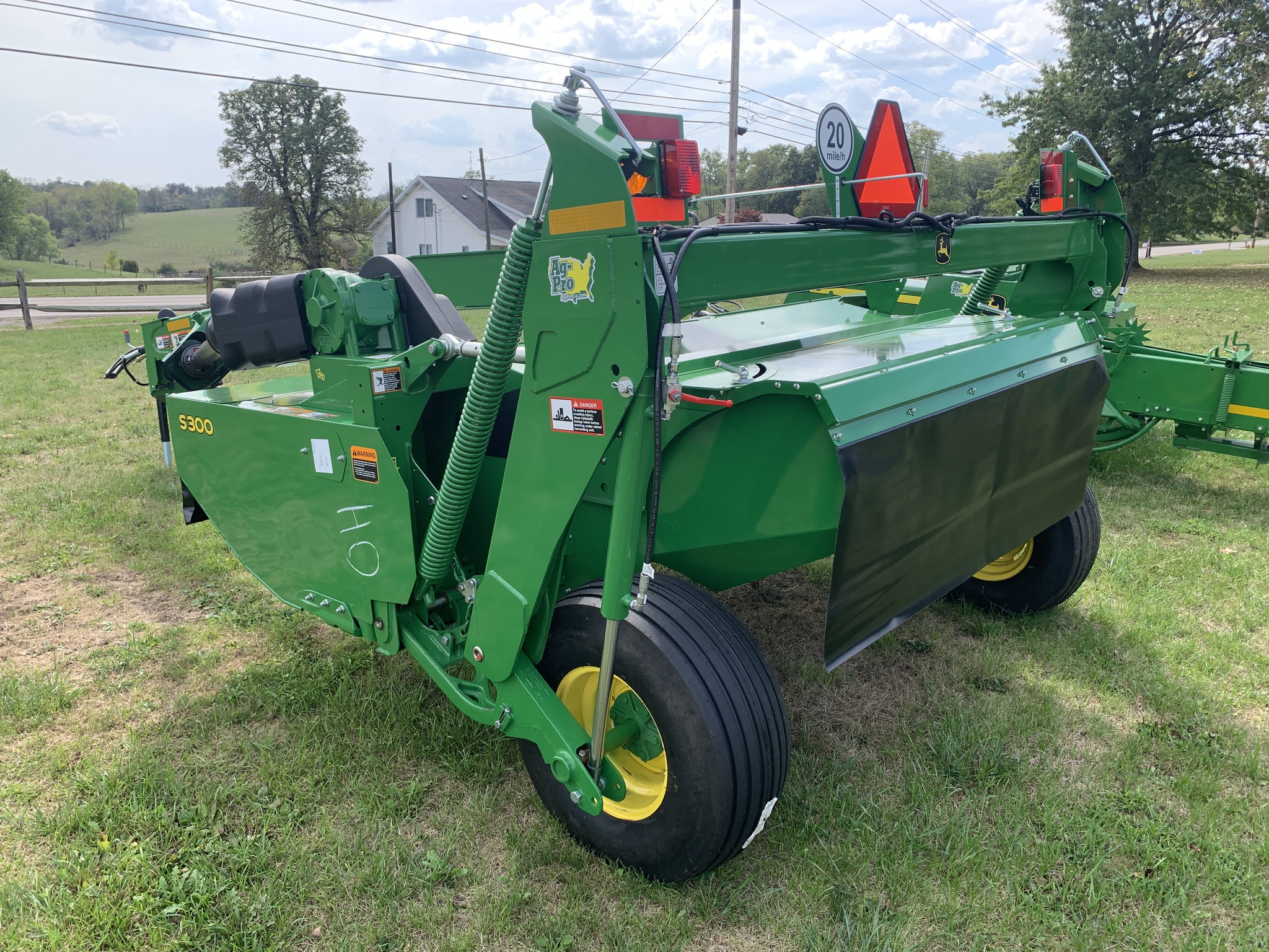 John Deere S300 Image 7