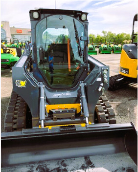2025 John Deere 325G Image 3