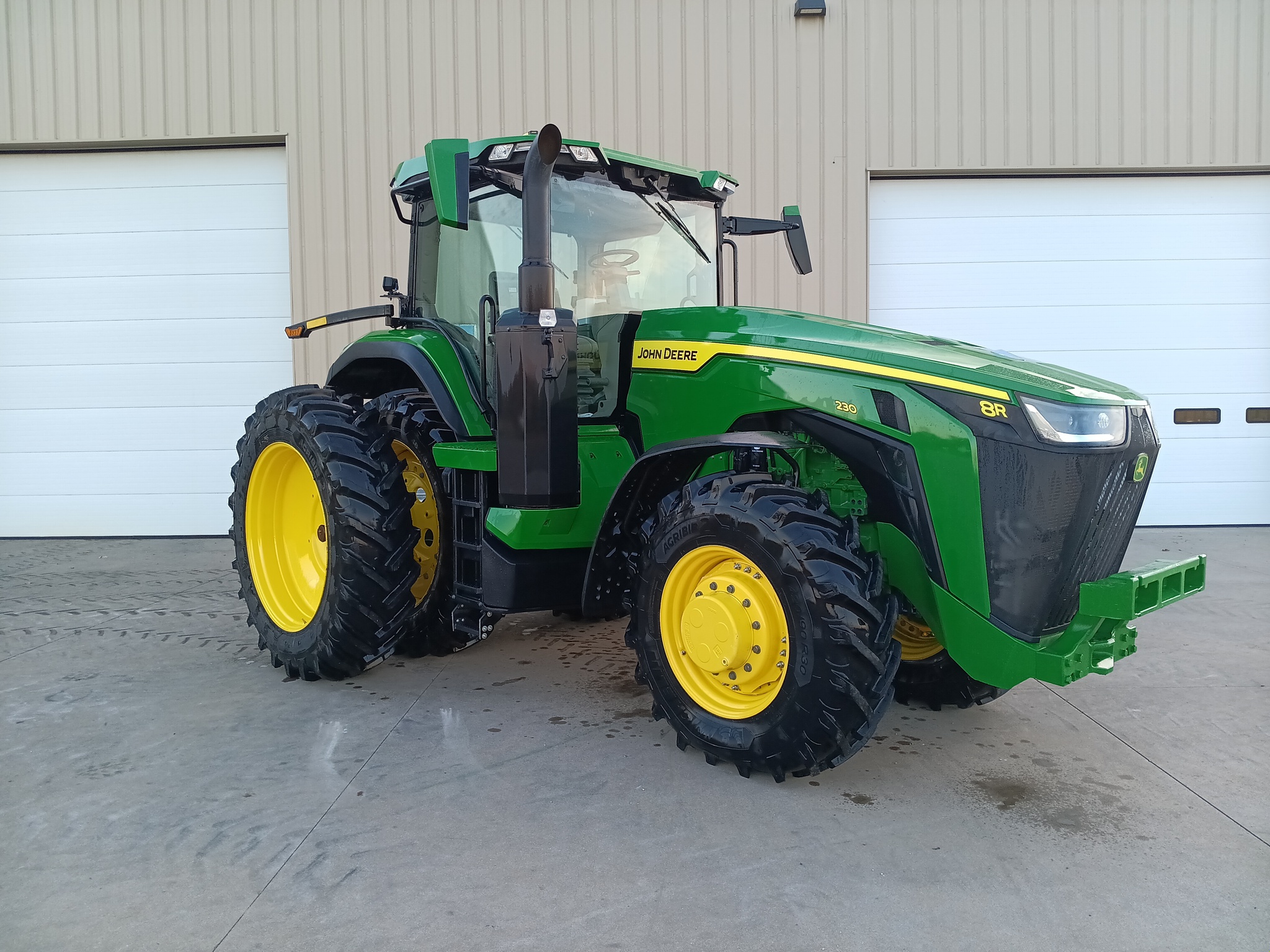 2024 John Deere 8R 230 Image 2