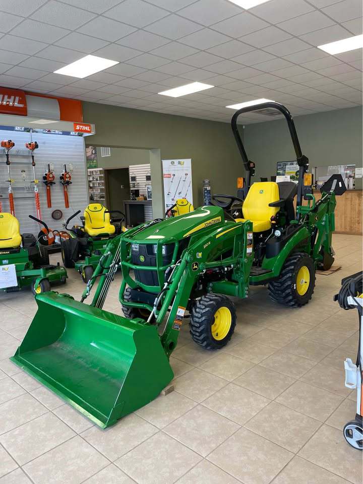 2024 John Deere 1025R Image 1