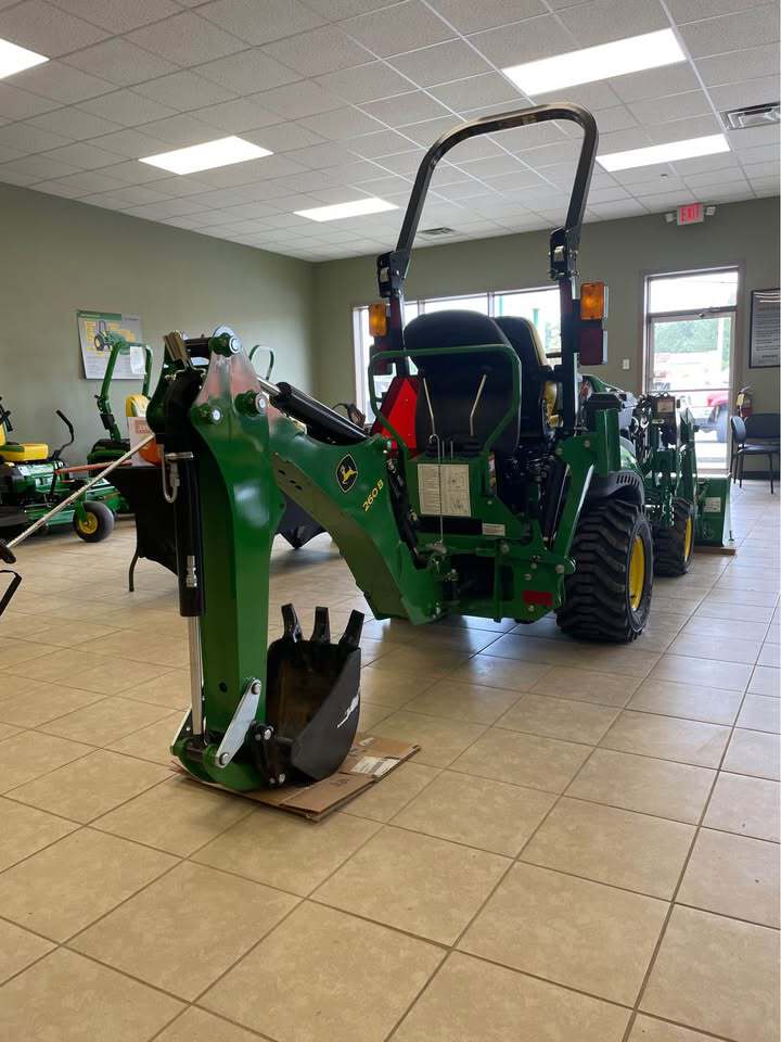 2024 John Deere 1025R Image 2