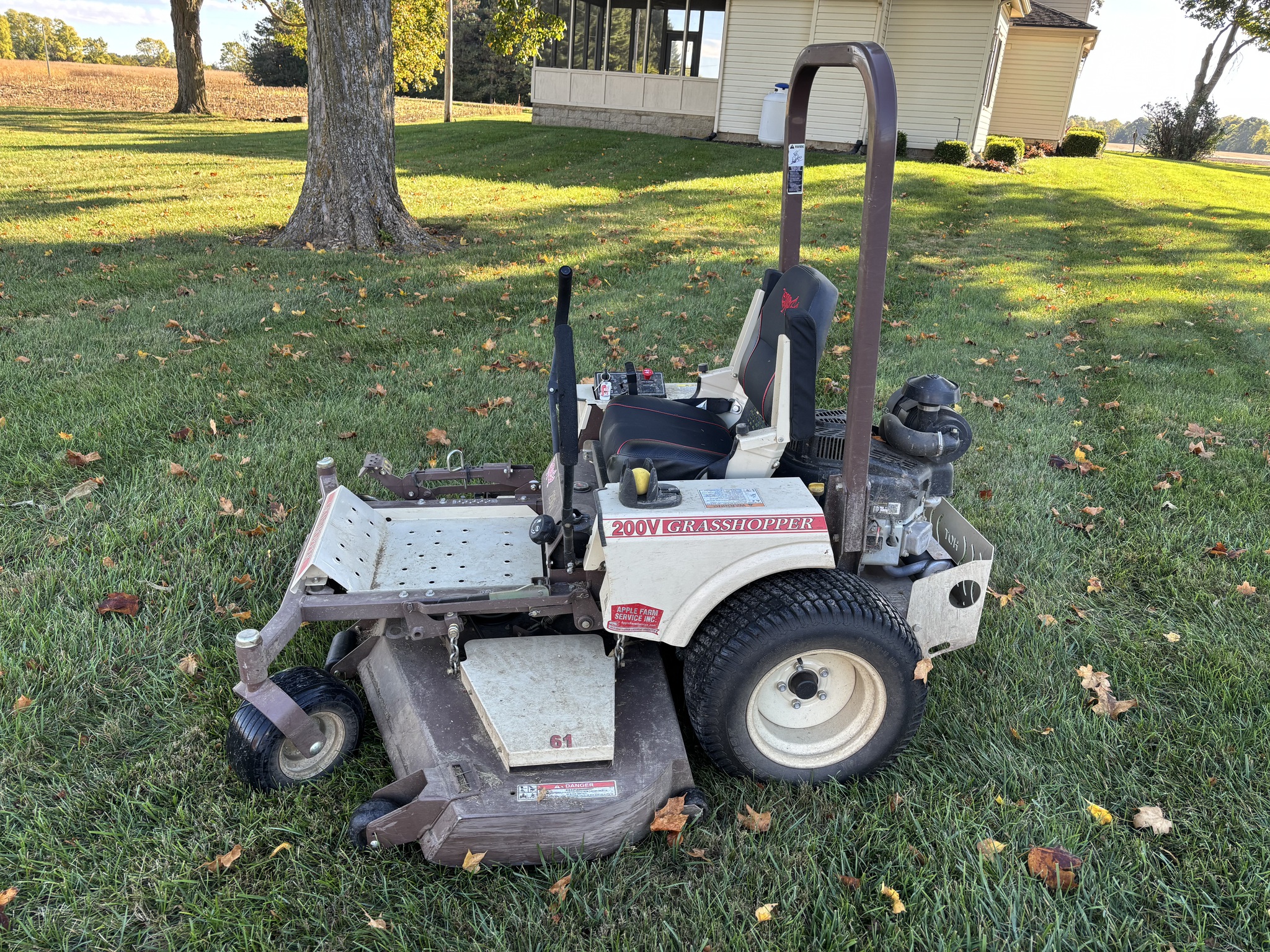 Used 2024 Grasshopper 226V Zero Turn Mowers at Koenig Equipment in Tipp City, OH - PhotoXL3