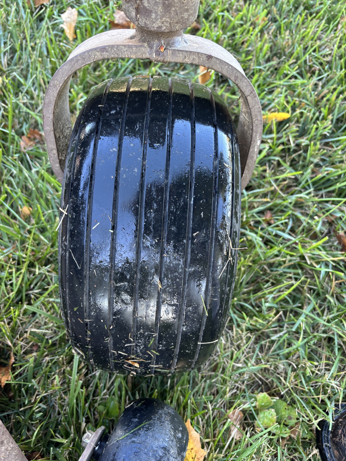 Used 2024 Grasshopper 226V Zero Turn Mowers at Koenig Equipment in Tipp City, OH - PhotoXL10