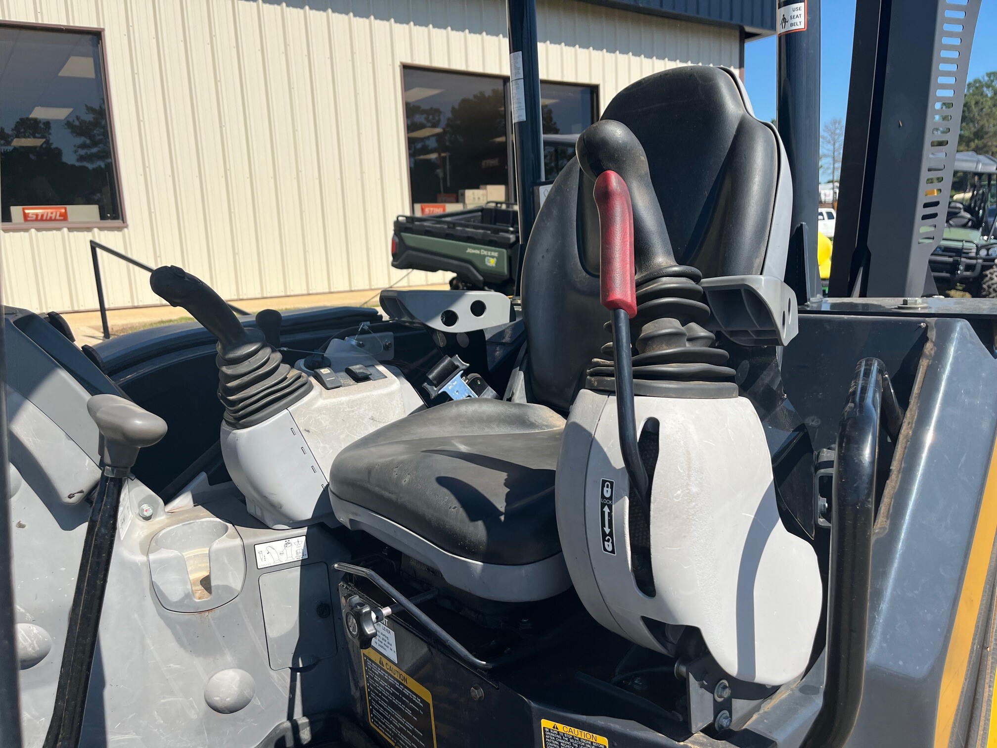2022 John Deere 60G Image 7