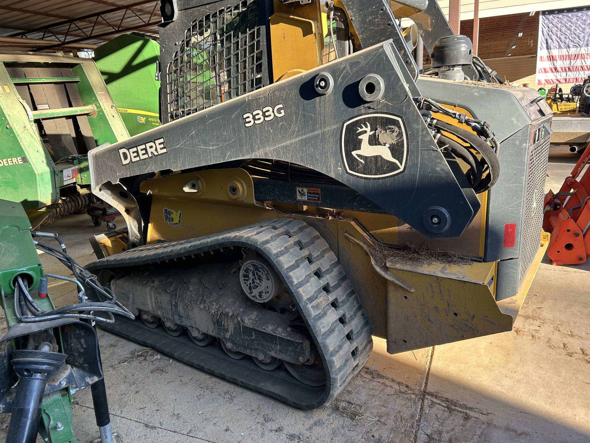 2023 John Deere 333G Image 3