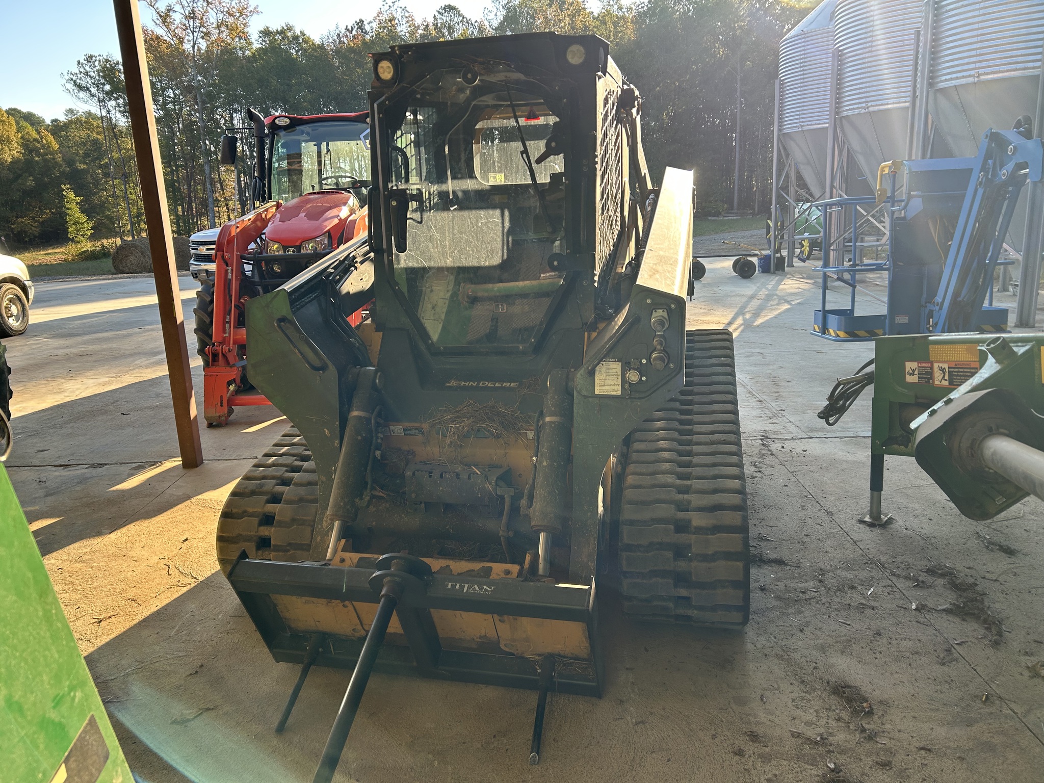 2023 John Deere 333G Image 5