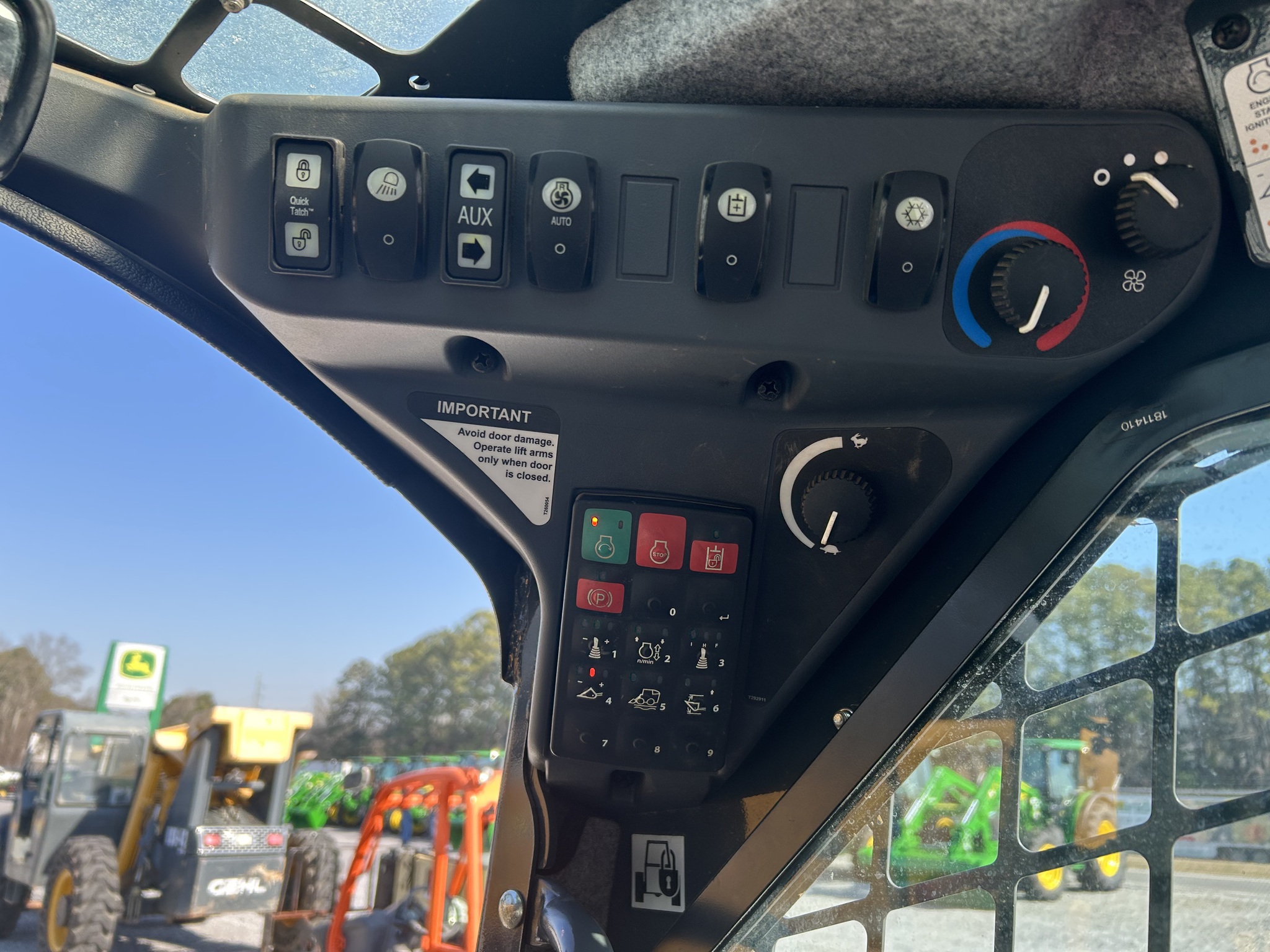 2023 John Deere 333G Image 7