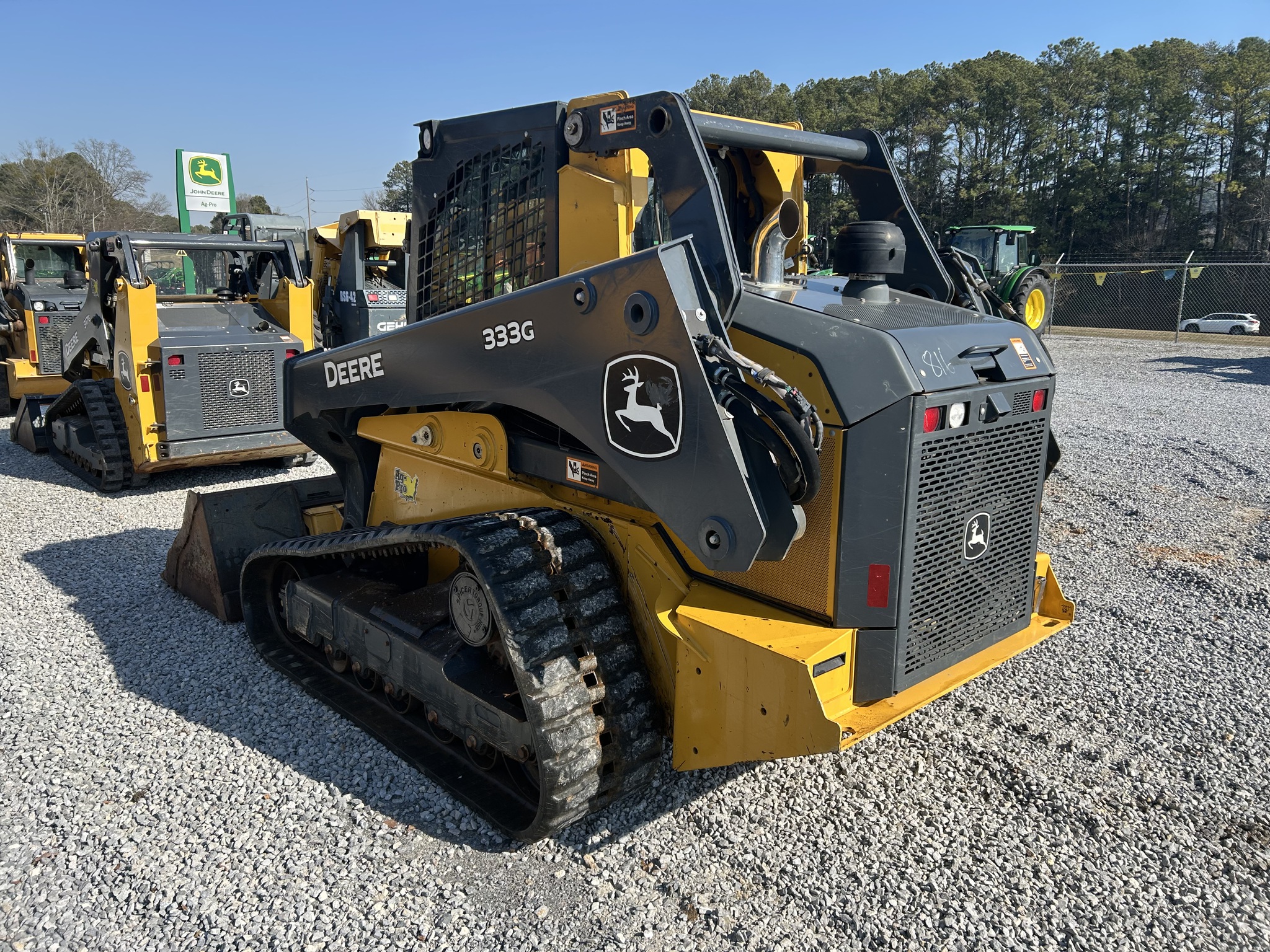 2023 John Deere 333G Image 5