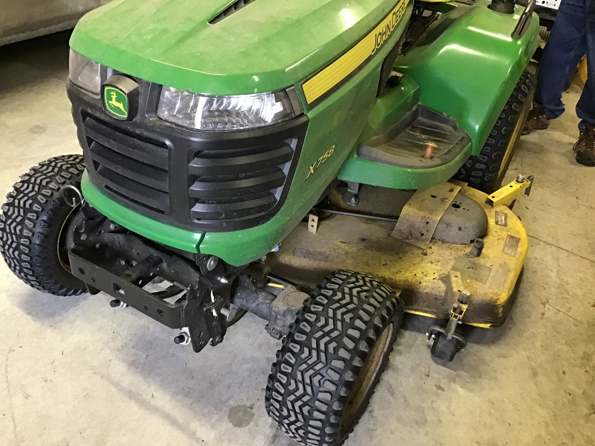 2017 John Deere X758 Image 1