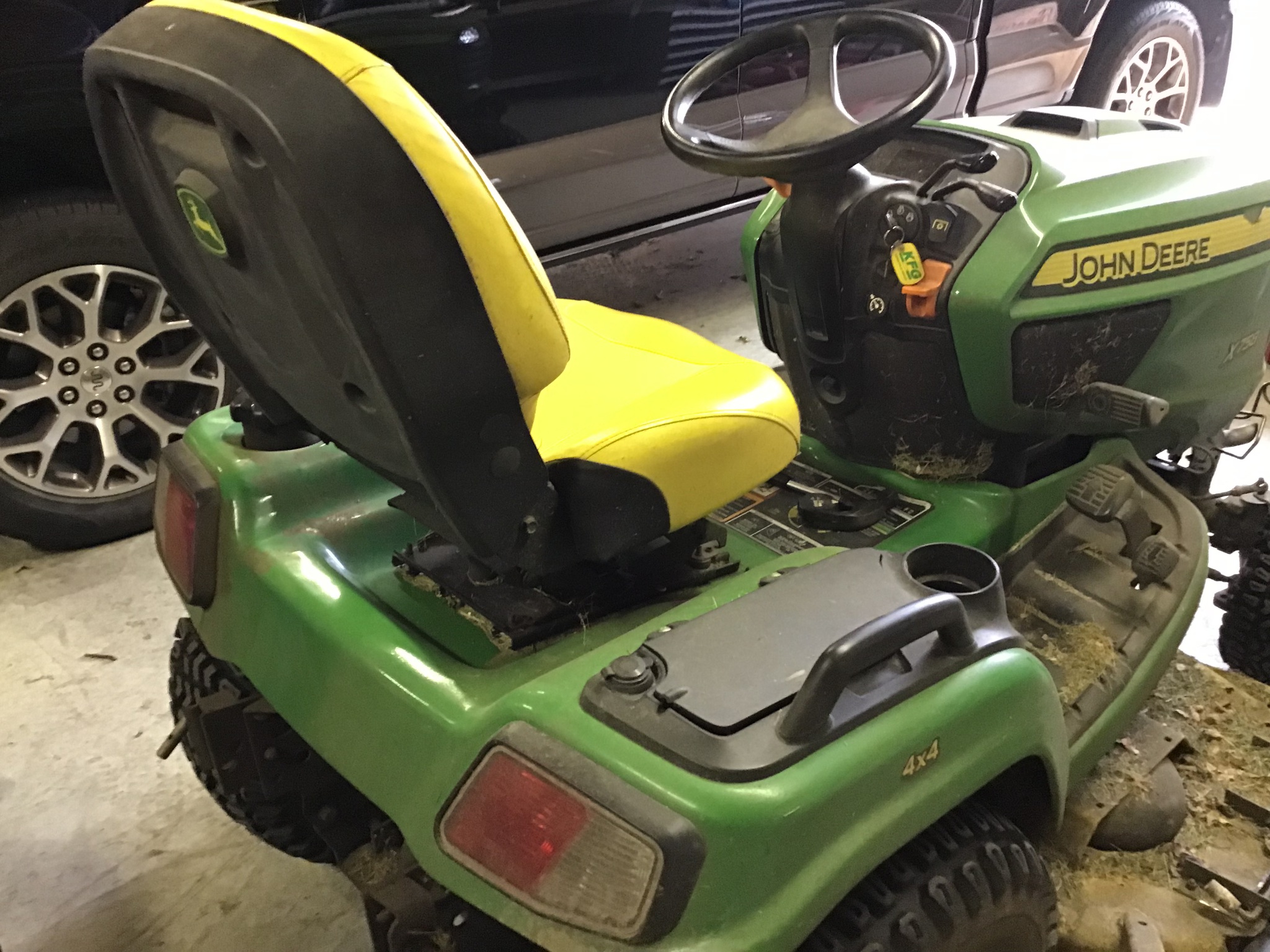 2017 John Deere X758 Image 3