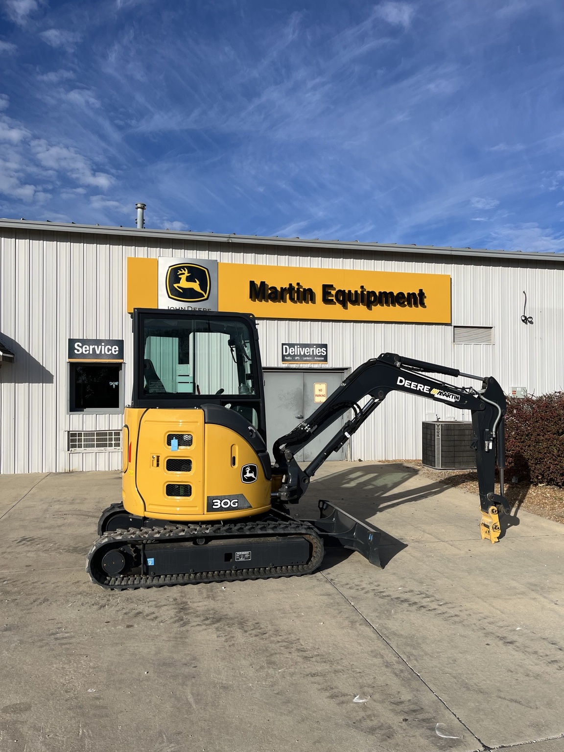 2023 John Deere 30G Image 1