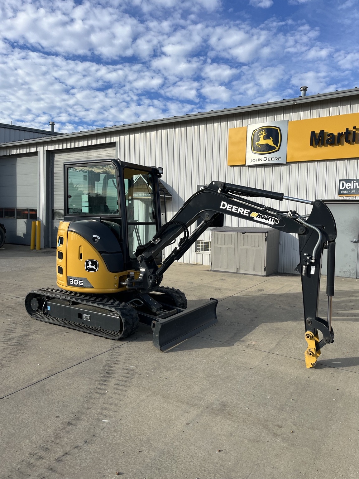 2023 John Deere 30G Image 2