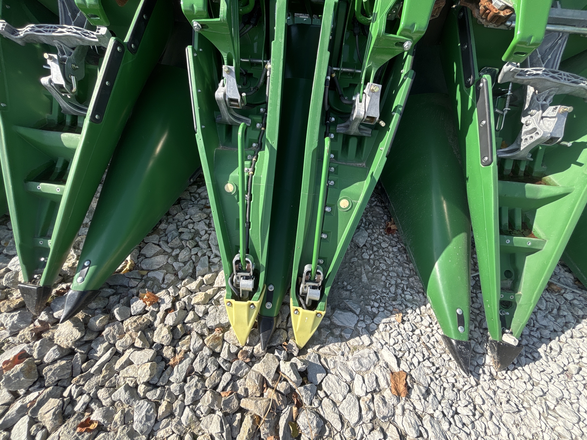 Used 2023 John Deere C16F Corn and Row Crop headers at Koenig Equipment in Urbana, OH - PhotoXL9