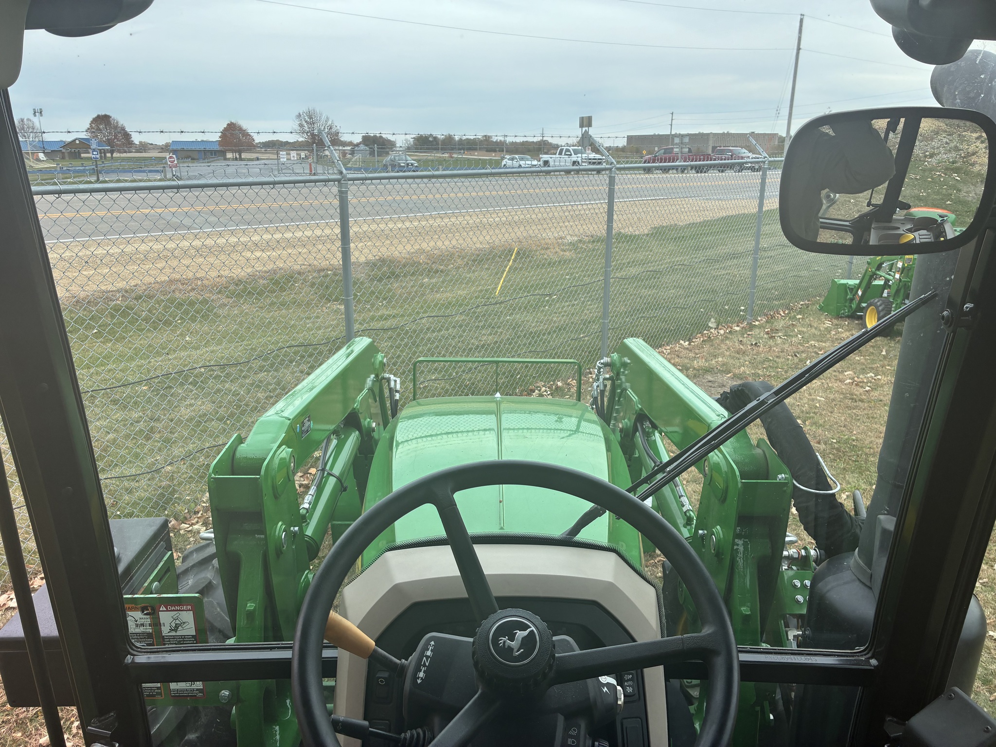 2022 John Deere 5100M Image 7
