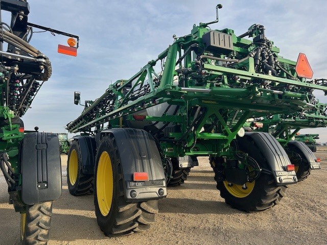 2025 John Deere 616R Image 4