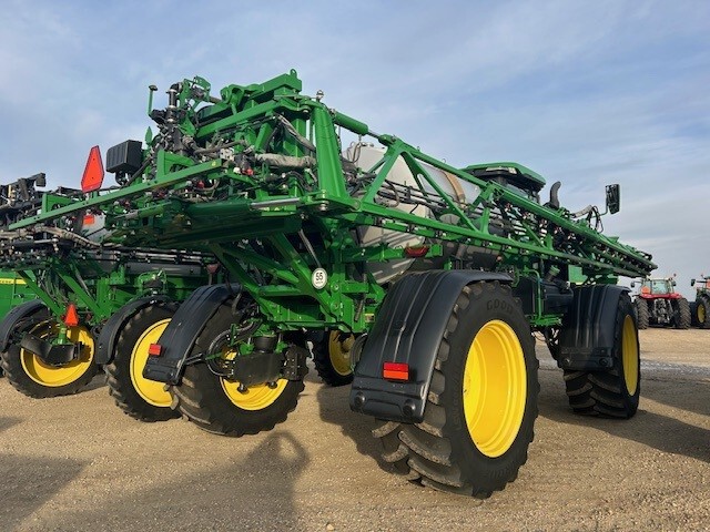 2025 John Deere 616R Image 3