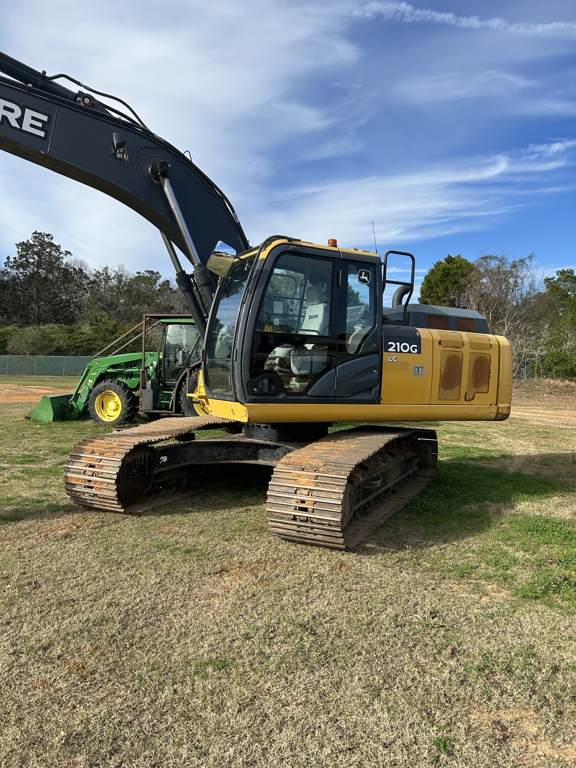 2020 John Deere 210G LC Image 2